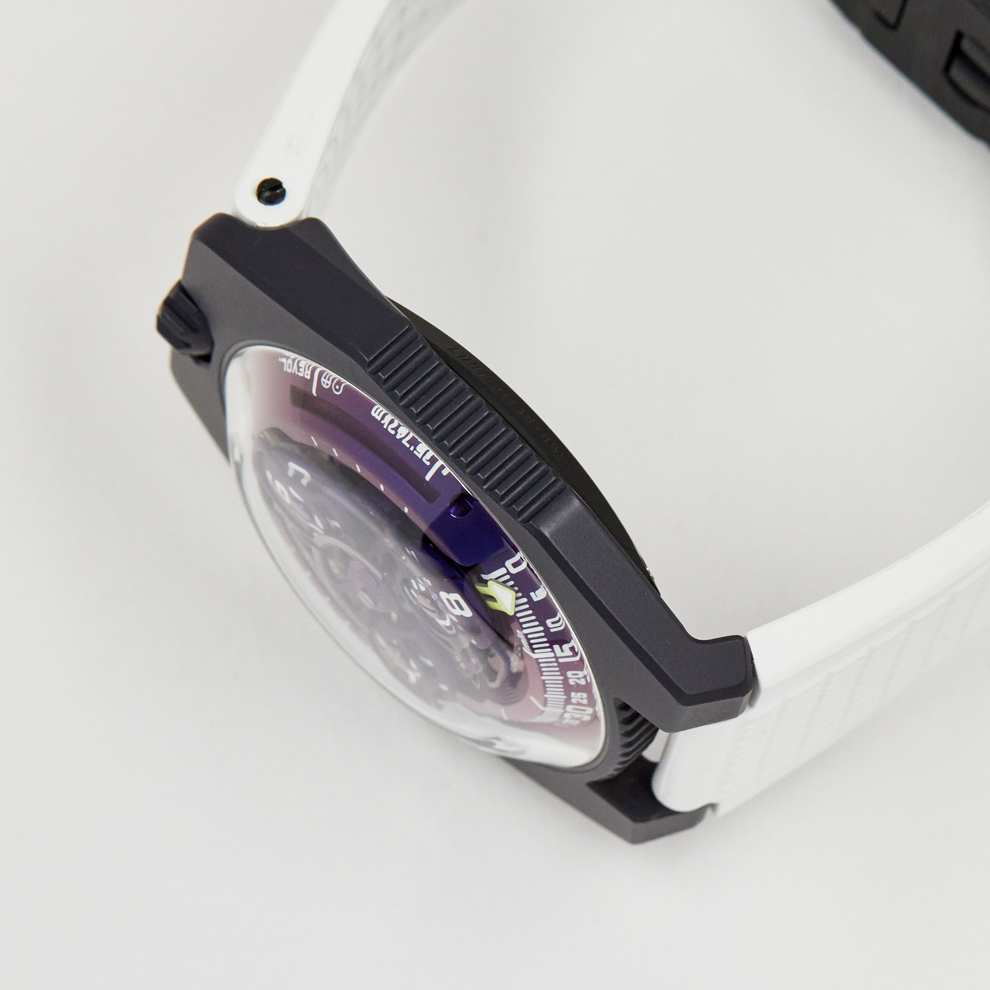 UR100V Ultra-Violet Product Image 2