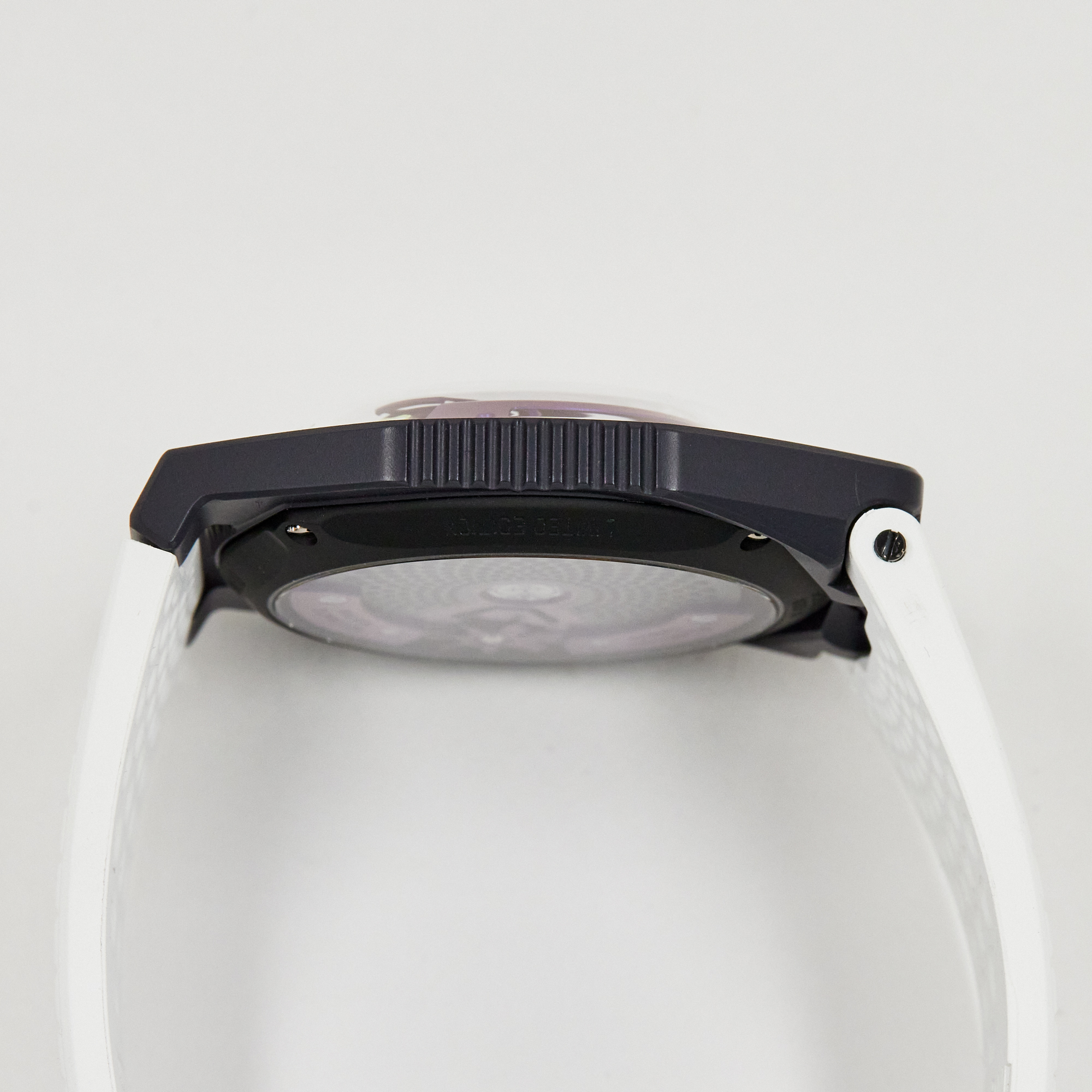 UR100V Ultra-Violet Product Image 4