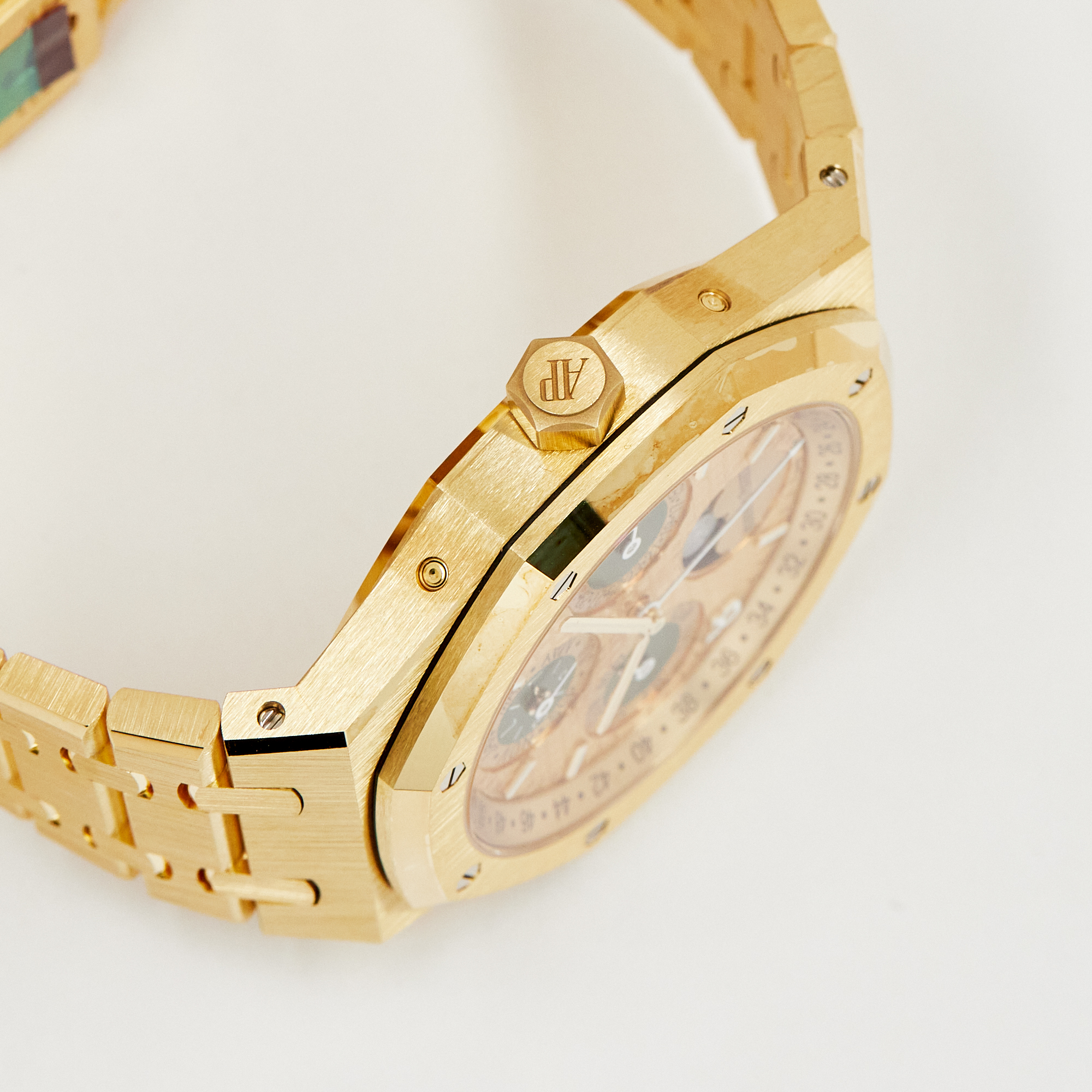 Royal Oak "Singapore" Perpetual Calendar Yellow Gold Limited Edition 41mm Product Image 3