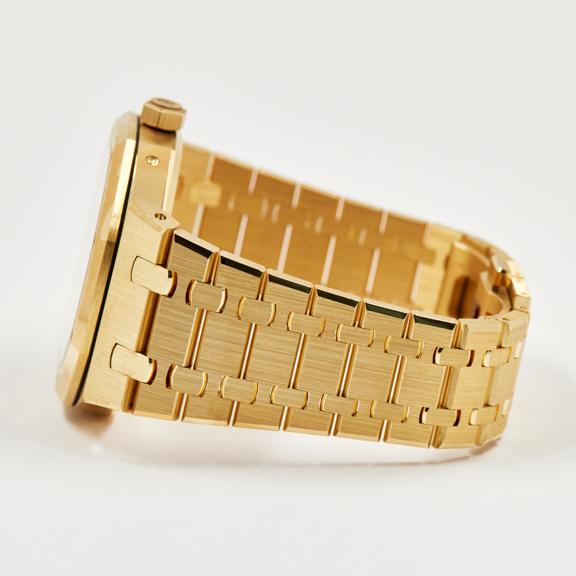 Royal Oak "Singapore" Perpetual Calendar Yellow Gold Limited Edition 41mm Product Image 10