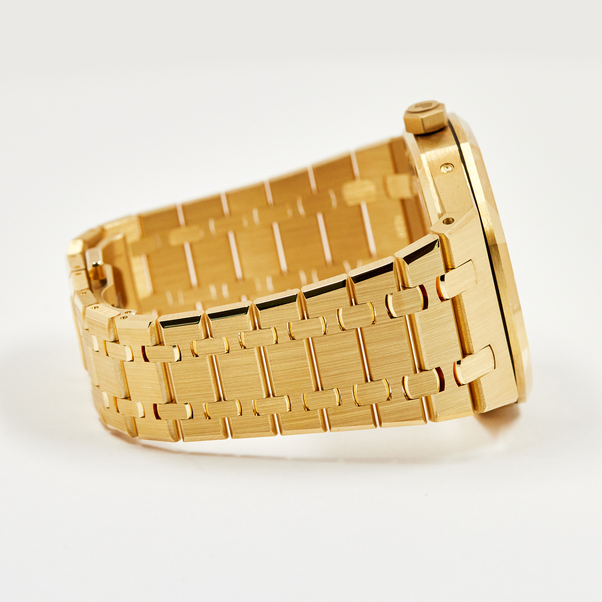 Royal Oak "Singapore" Perpetual Calendar Yellow Gold Limited Edition 41mm Product Image 11