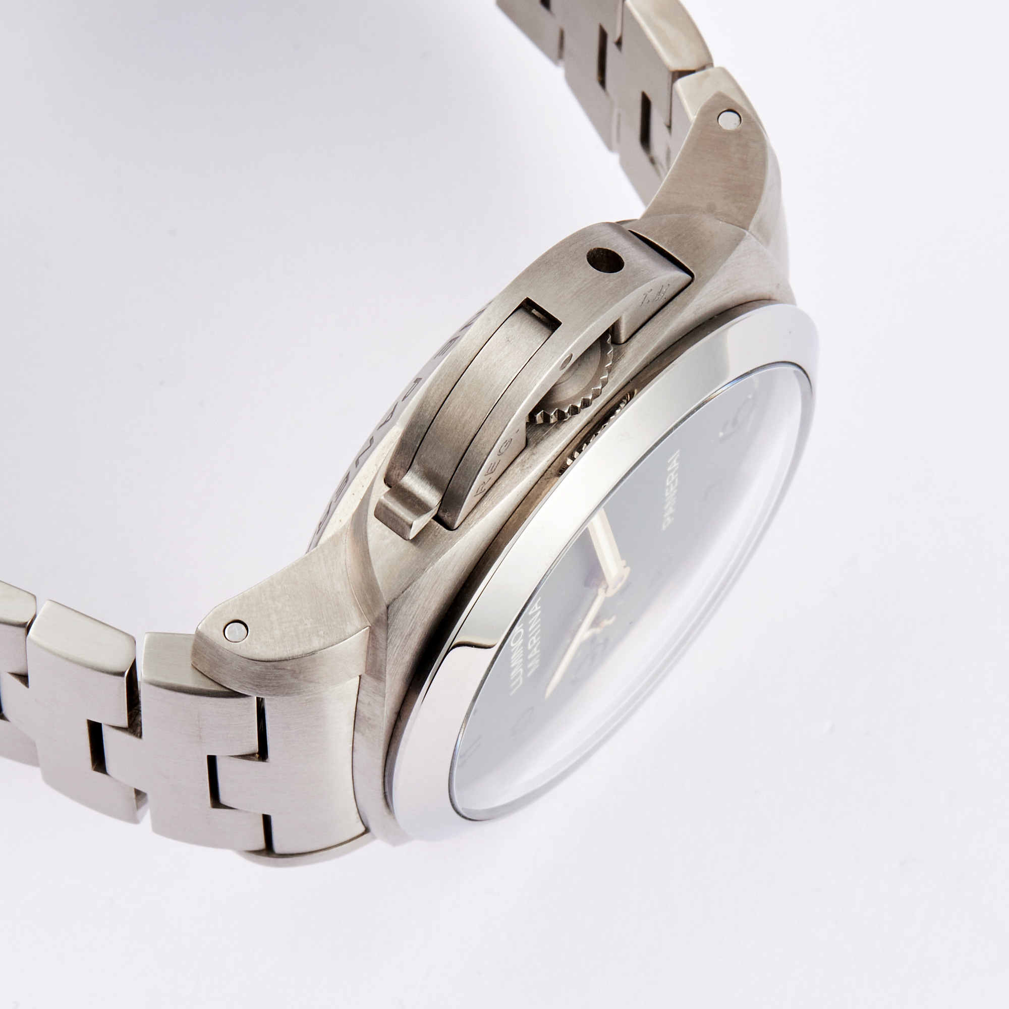 Luminor 1950 Marina "Harrods" Titanium Green Dial 44mm Product Image 3