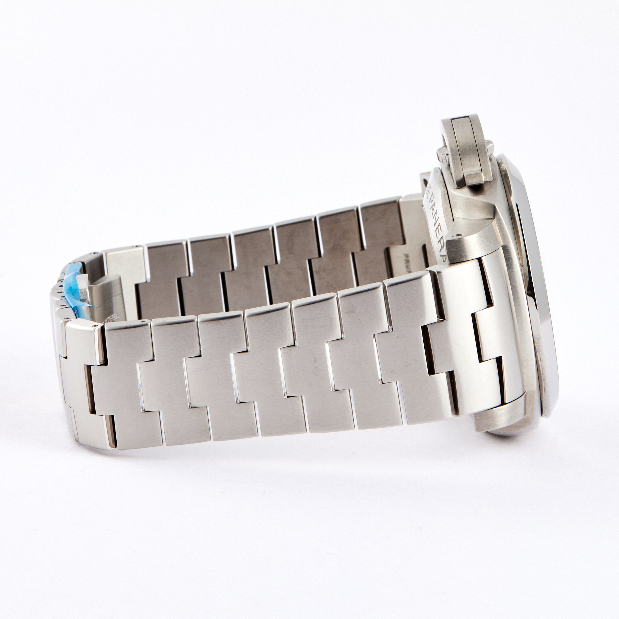 Luminor 1950 Marina "Harrods" Titanium Green Dial 44mm Product Image 10