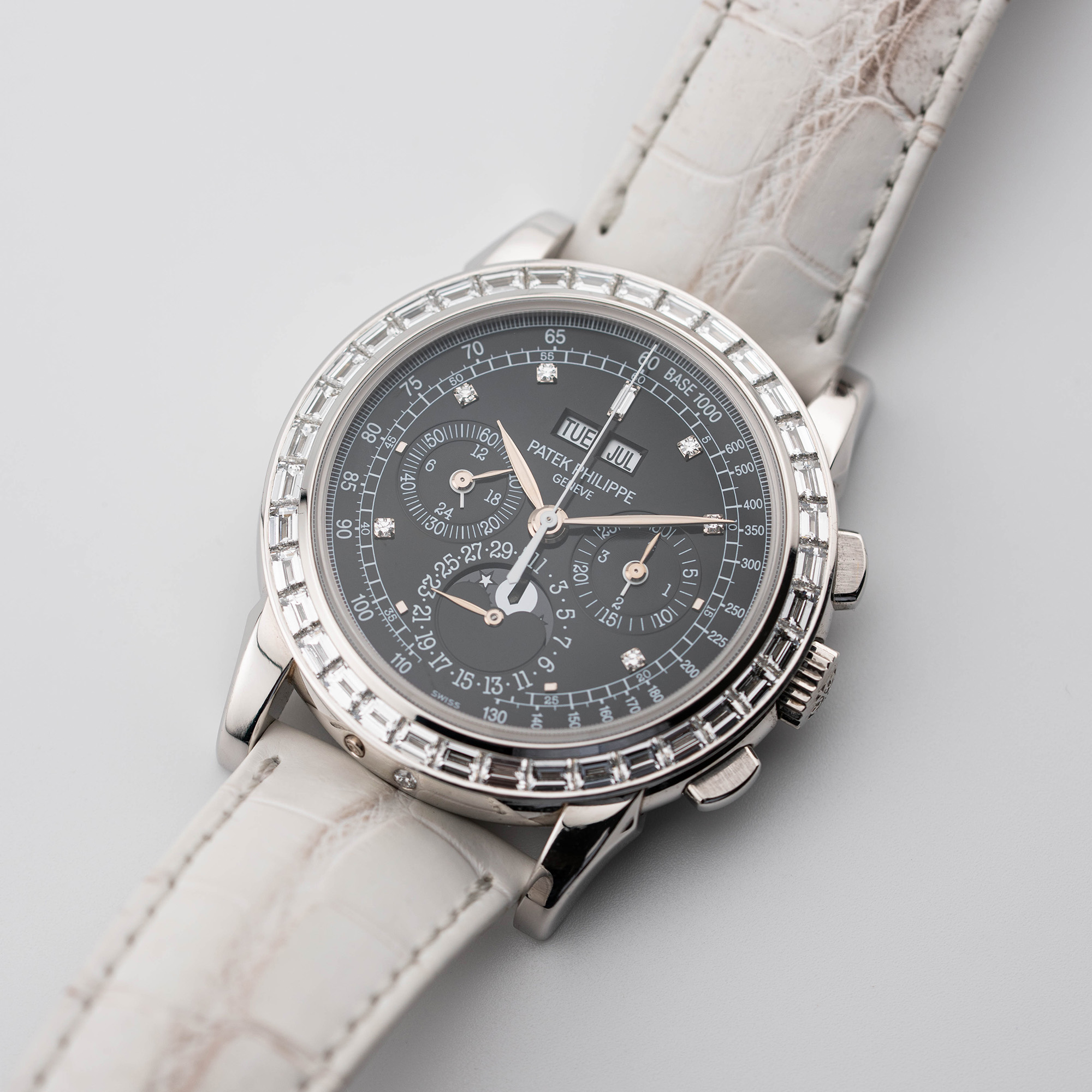 Perpetual Calendar Chronograph Platinum Diamond Black Dial 40mm Product Image 1