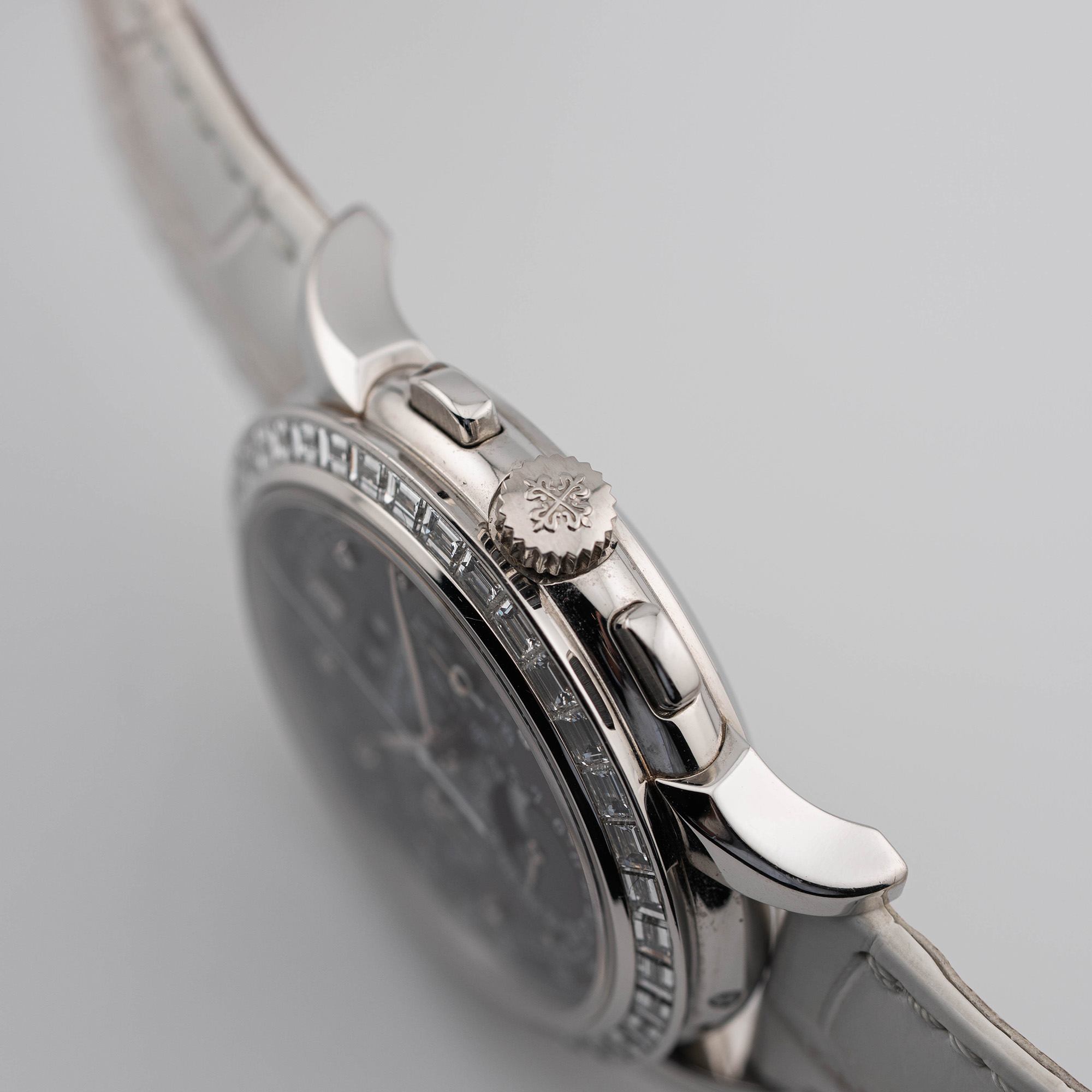 Perpetual Calendar Chronograph Platinum Diamond Black Dial 40mm Product Image 3