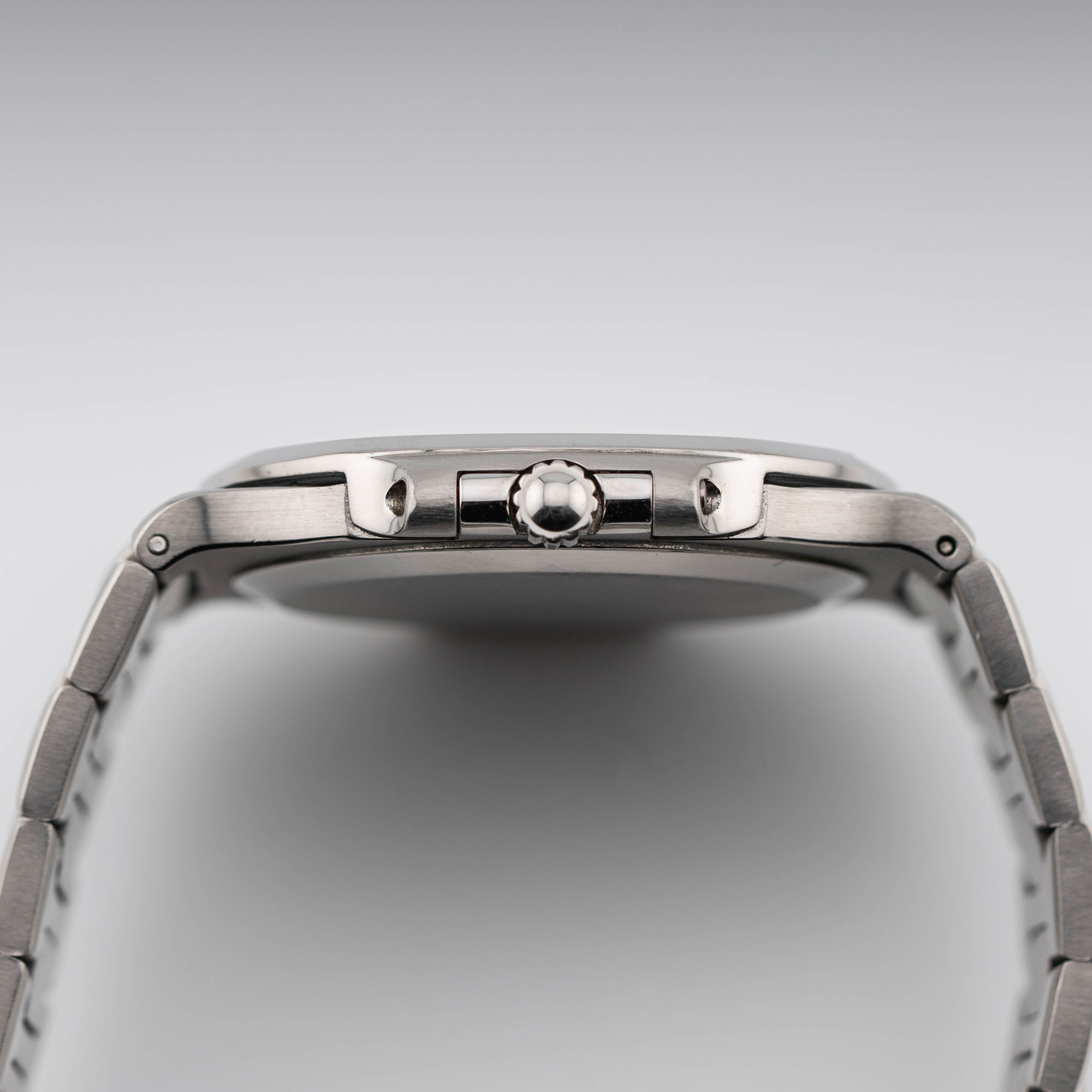 Nautilus Jumbo Steel Blue Dial 40mm Product Image 4