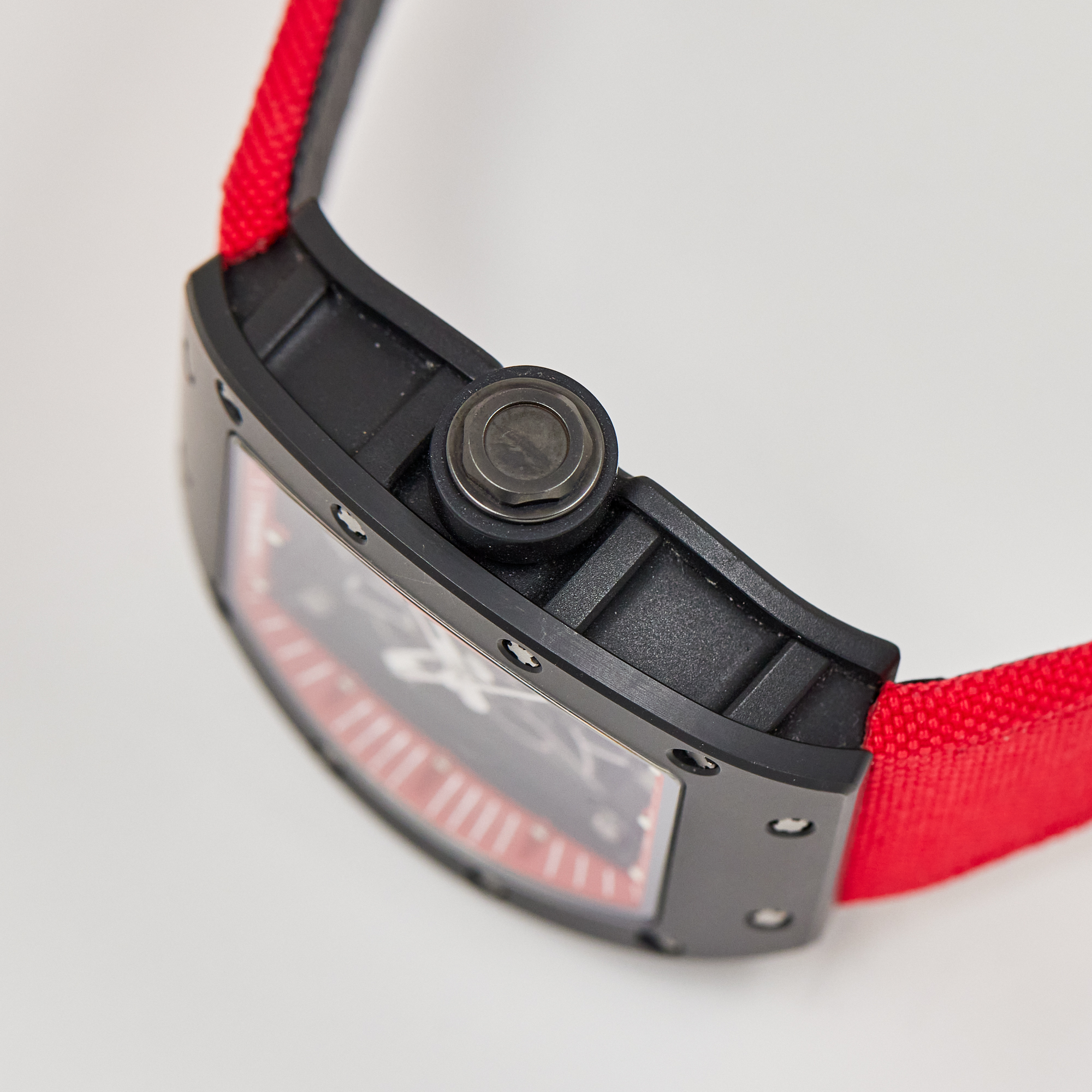 RM055 Red Drive Product Image 2