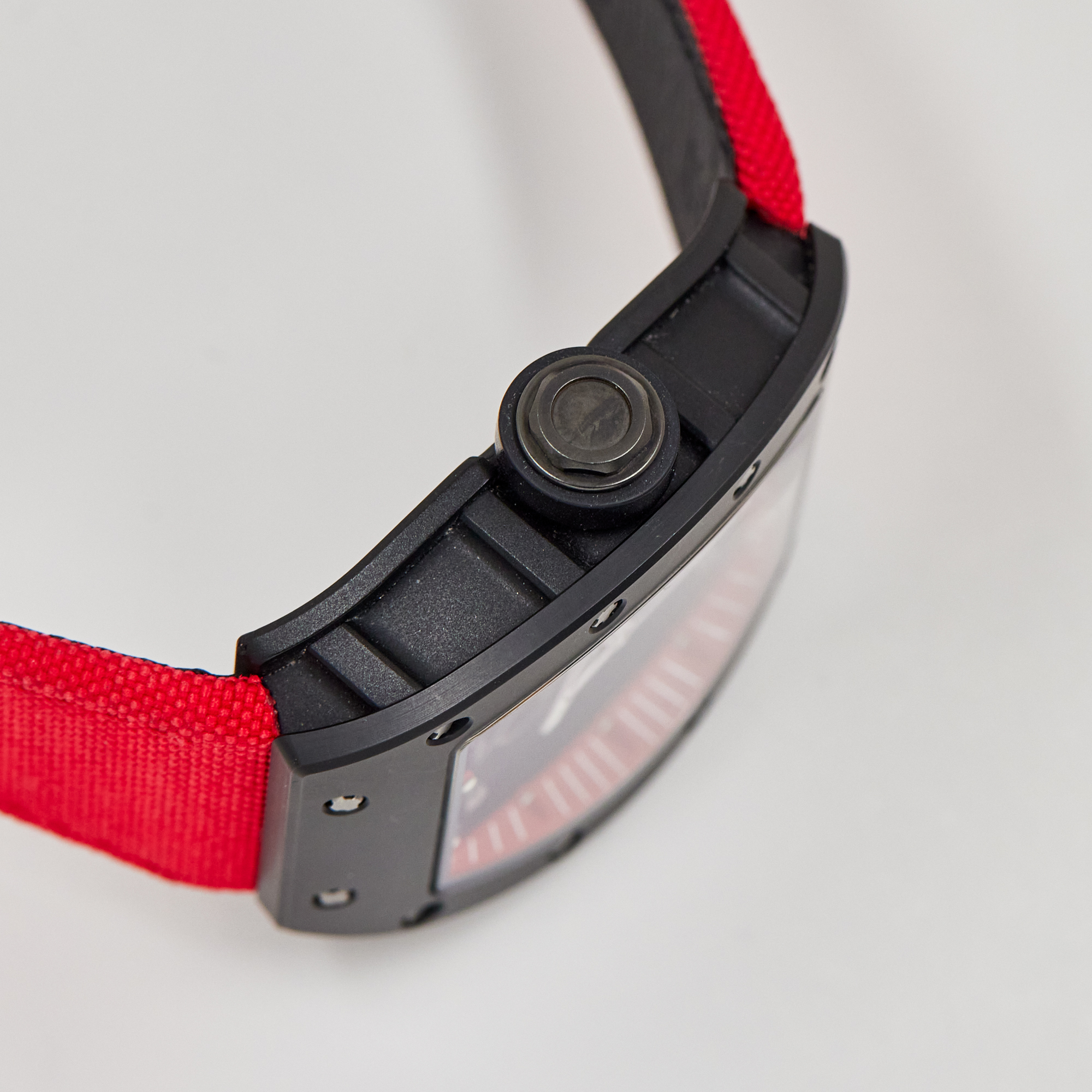 RM055 Red Drive Product Image 3