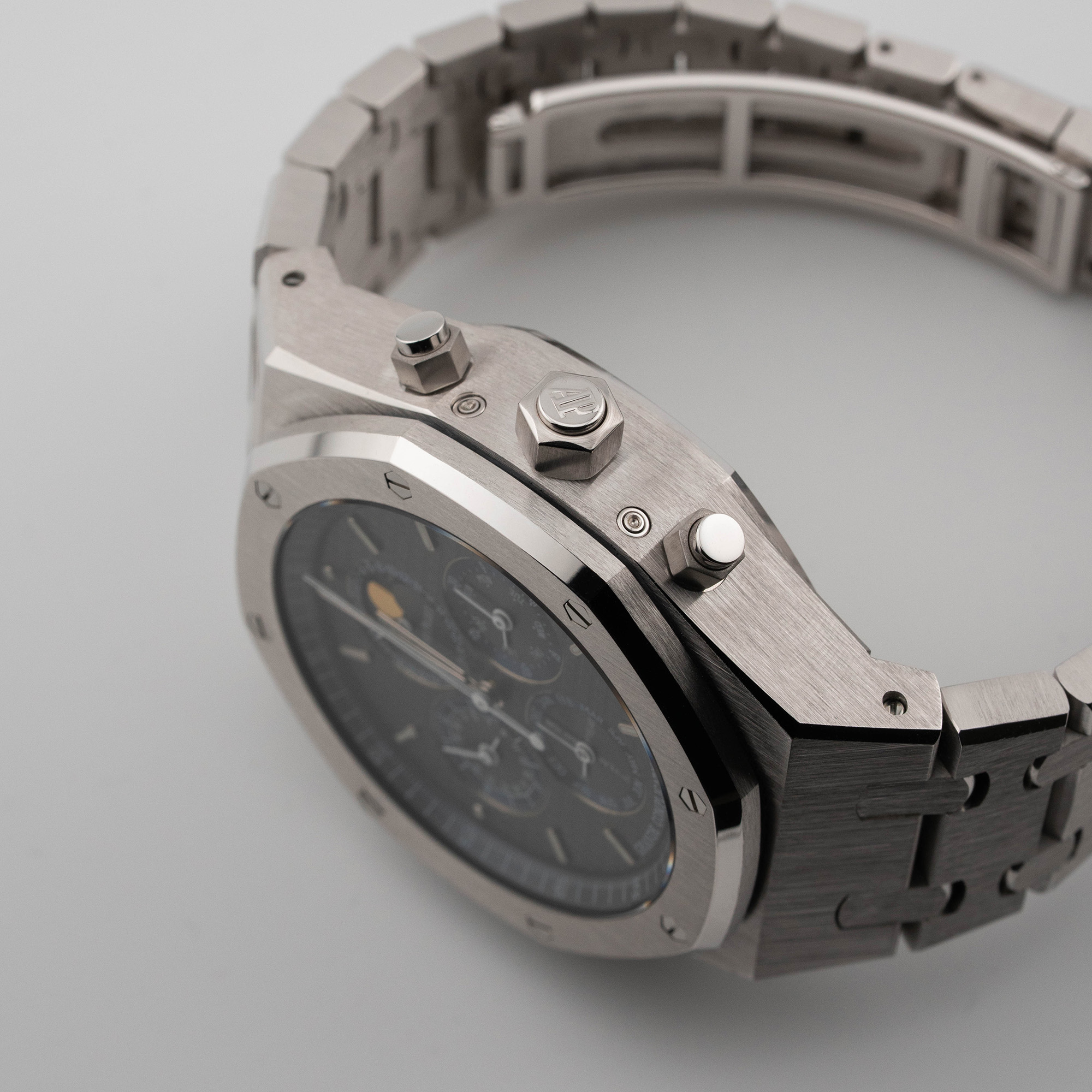 Royal Oak Grande Complication White Gold Blue Dial 44mm Product Image 2