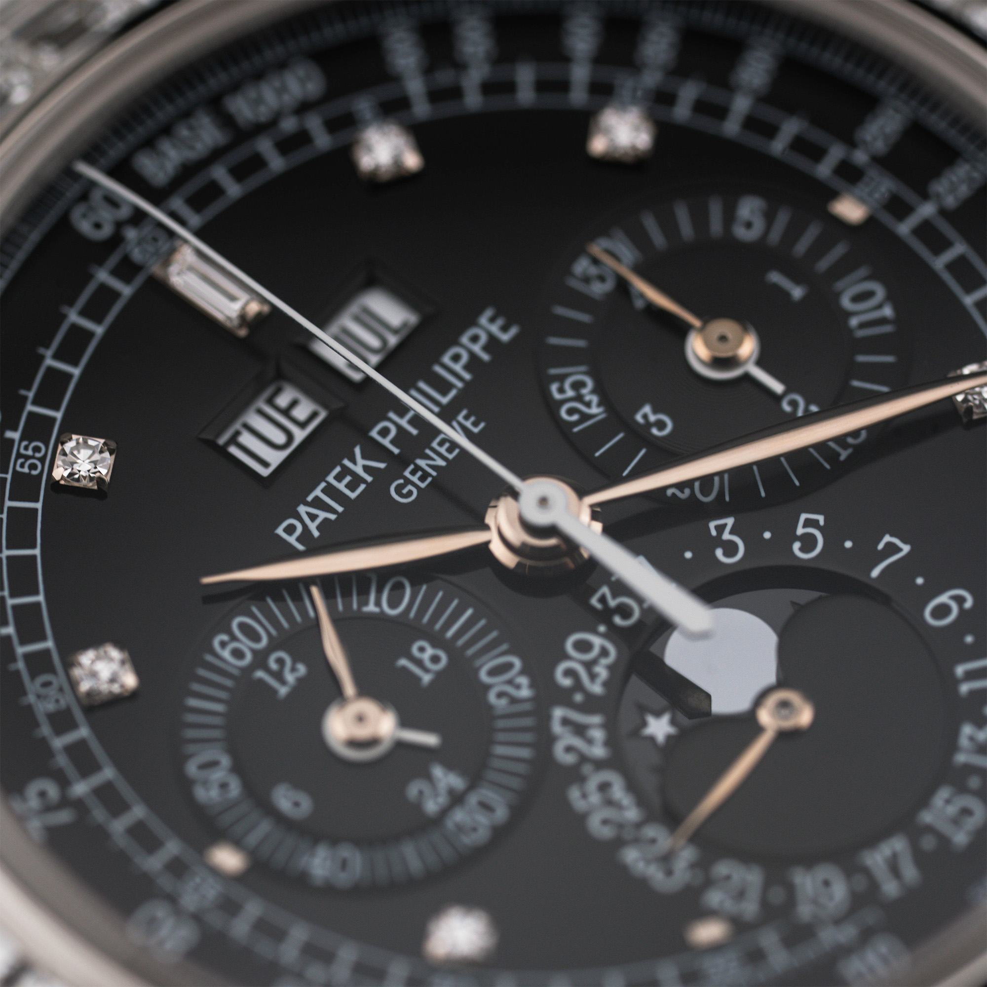 Perpetual Calendar Chronograph Platinum Diamond Black Dial 40mm Product Image 10