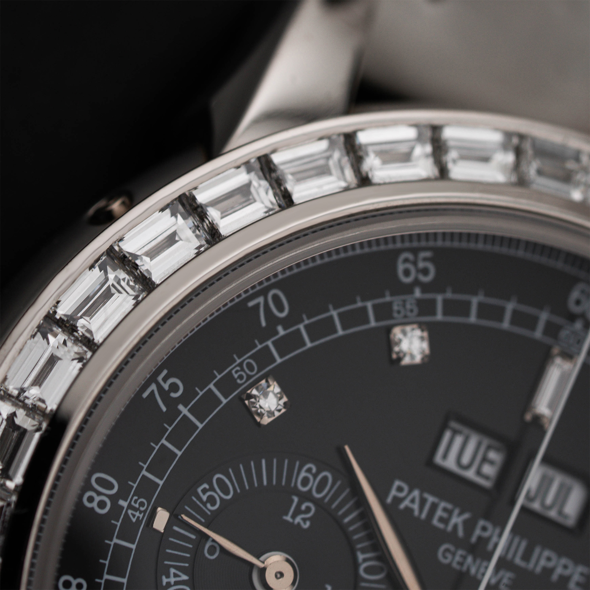 Perpetual Calendar Chronograph Platinum Diamond Black Dial 40mm Product Image 12