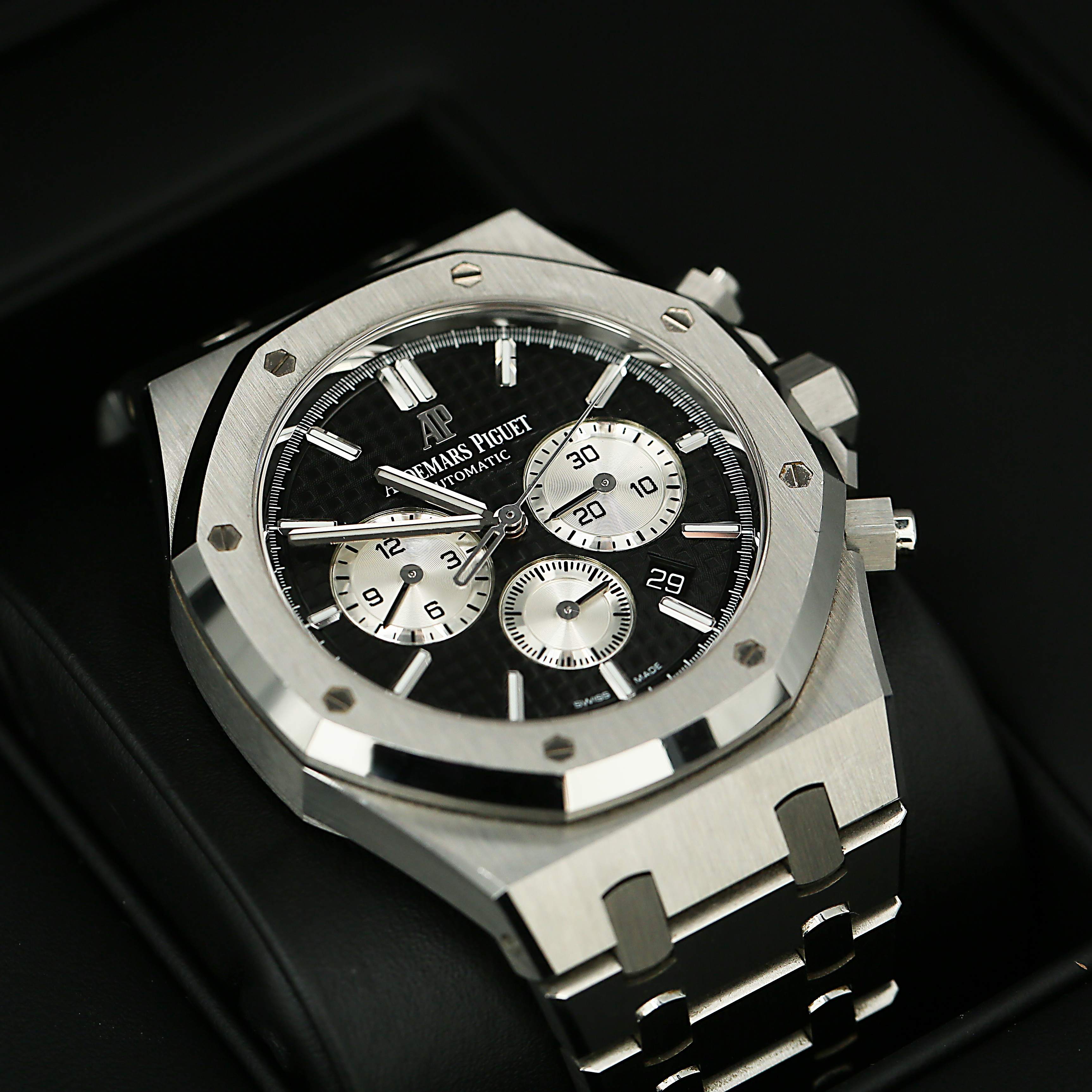 Royal Oak Selfwinding Chronograph Steel Black Dial 41mm Product Image 2