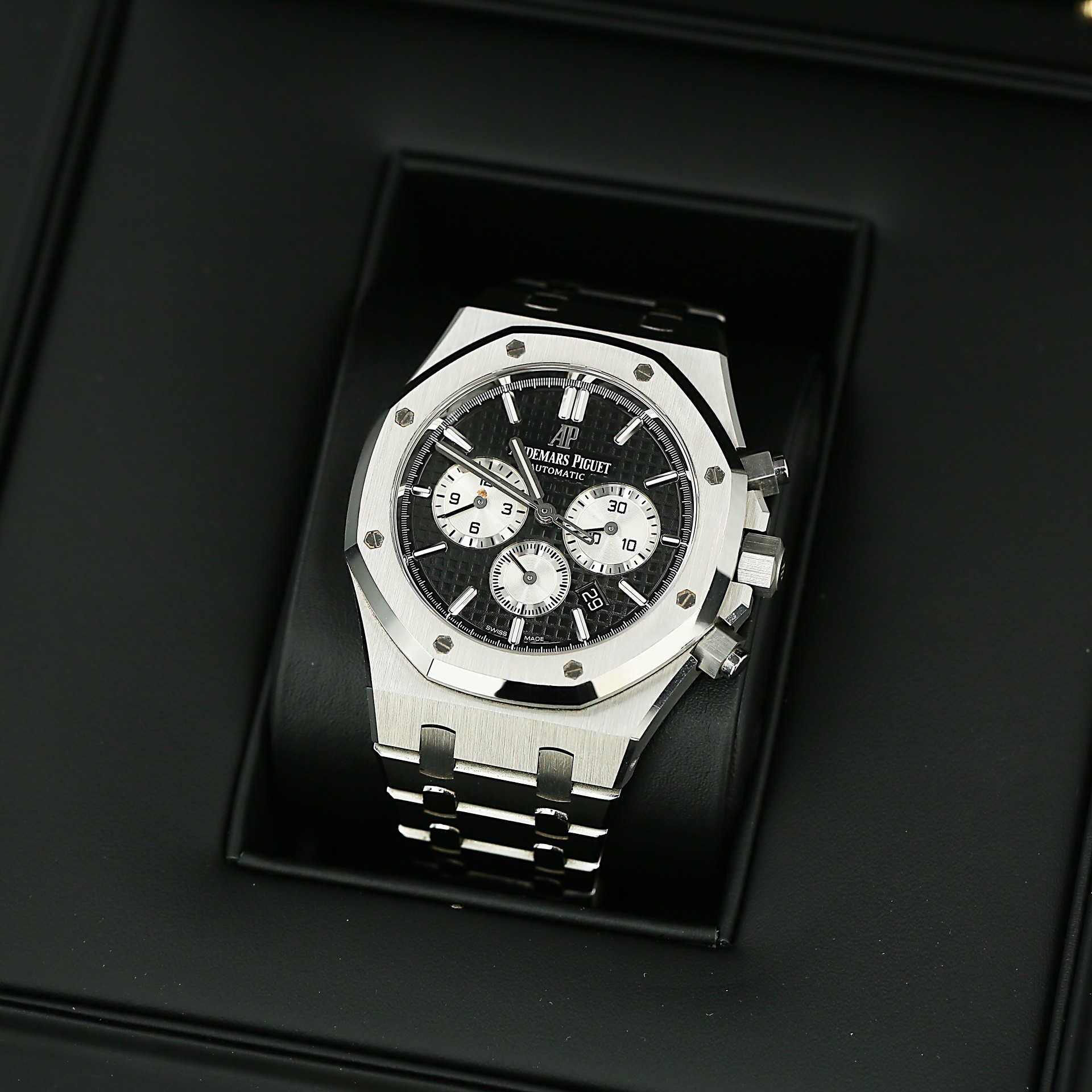 Royal Oak Selfwinding Chronograph Steel Black Dial 41mm Product Image 3