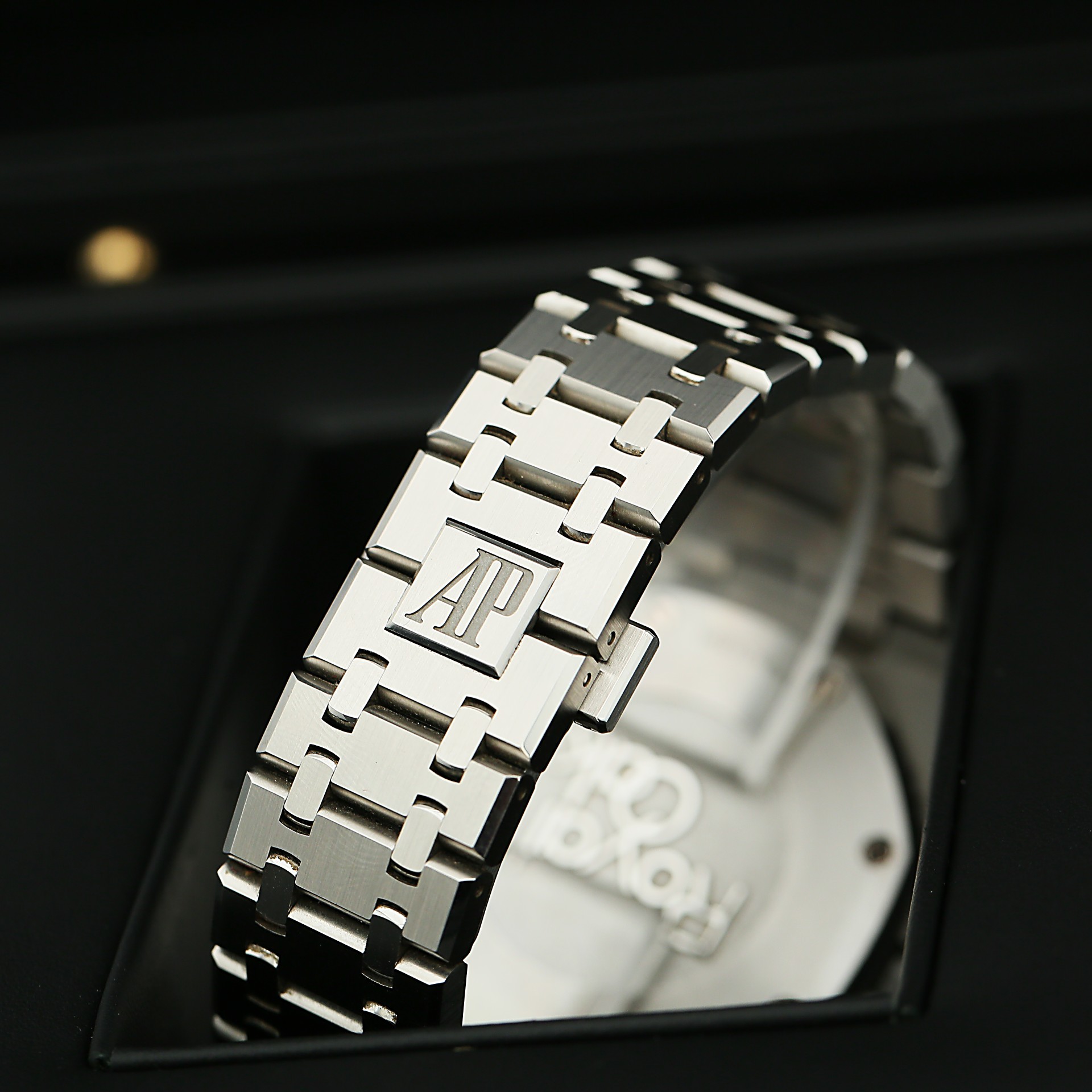 Royal Oak Selfwinding Chronograph Steel Black Dial 41mm Product Image 6