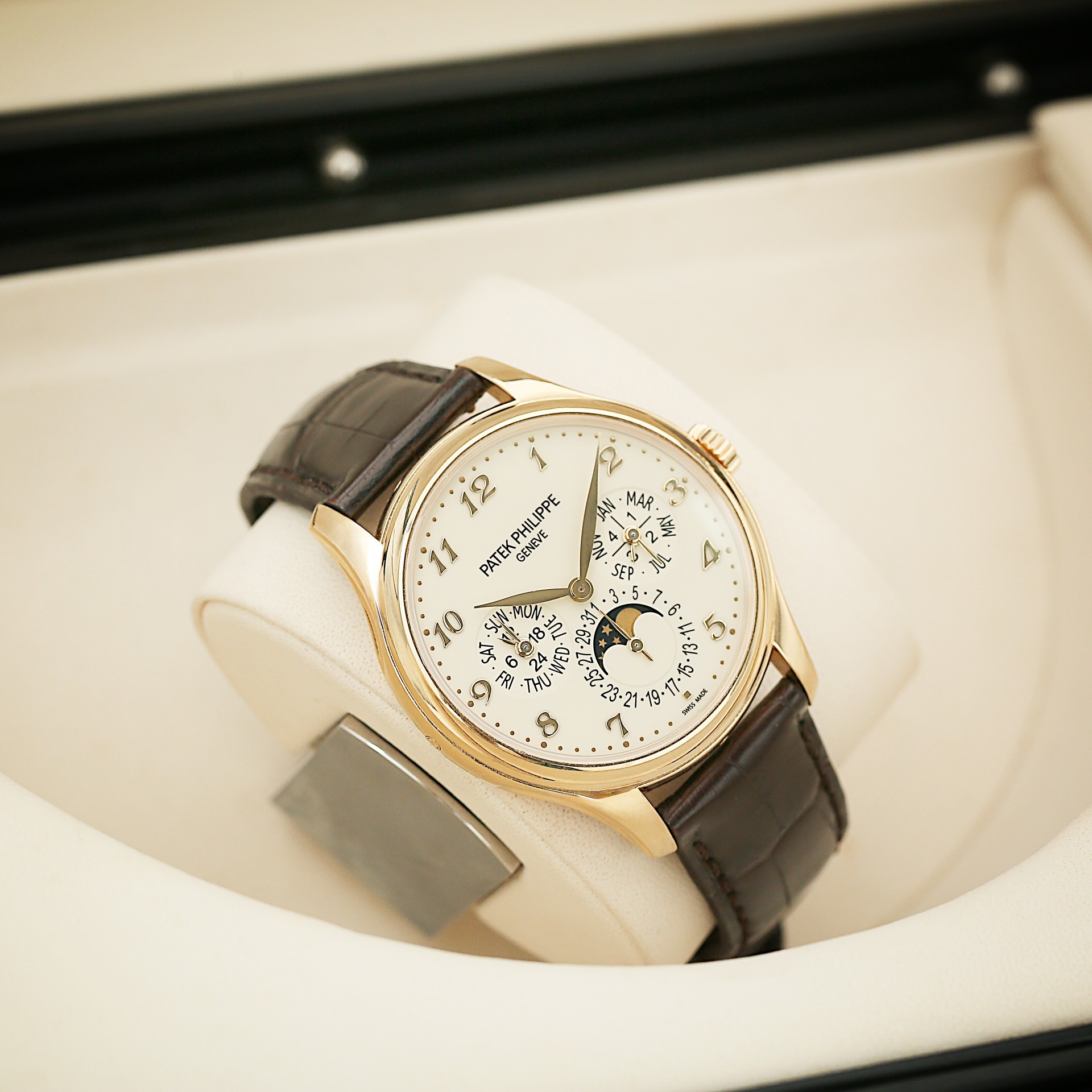 Perpetual Calendar Yellow Gold White Dial 39mm Product Image 2