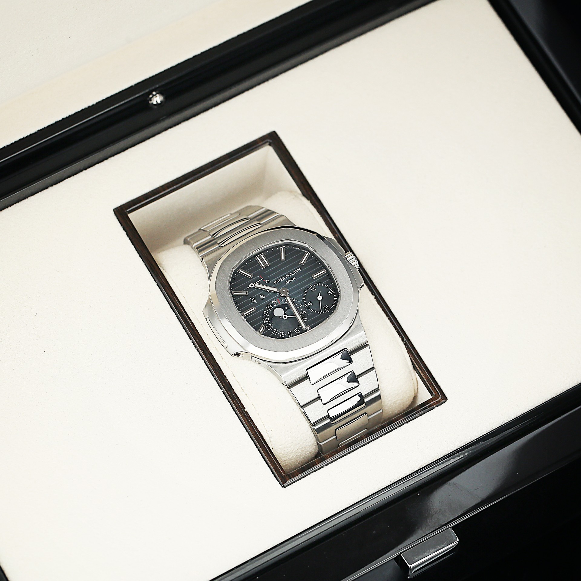 Nautilus Moonphase Steel Blue Dial 40mm Product Image 1