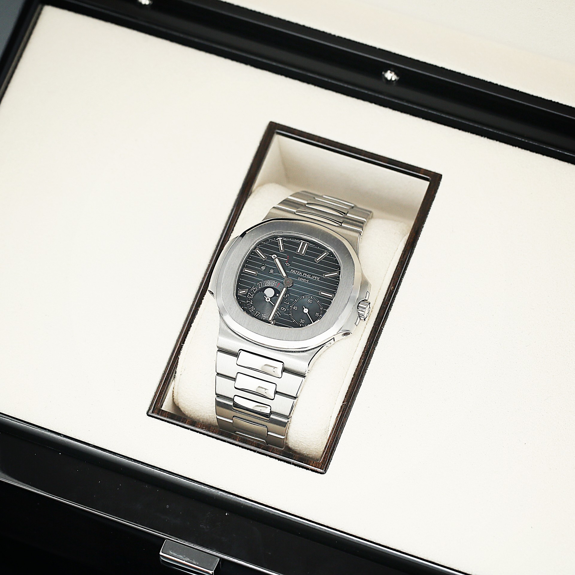 Nautilus Moonphase Steel Blue Dial 40mm Product Image 2