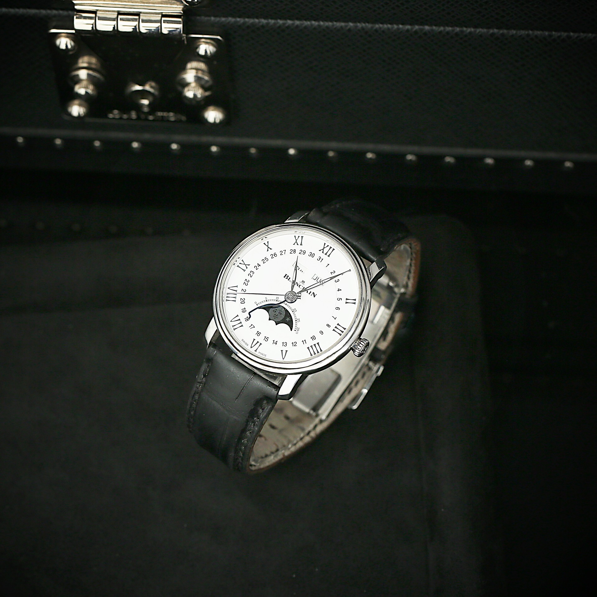 Villeret Quantième Complet Steel White Dial 40mm Product Image 4