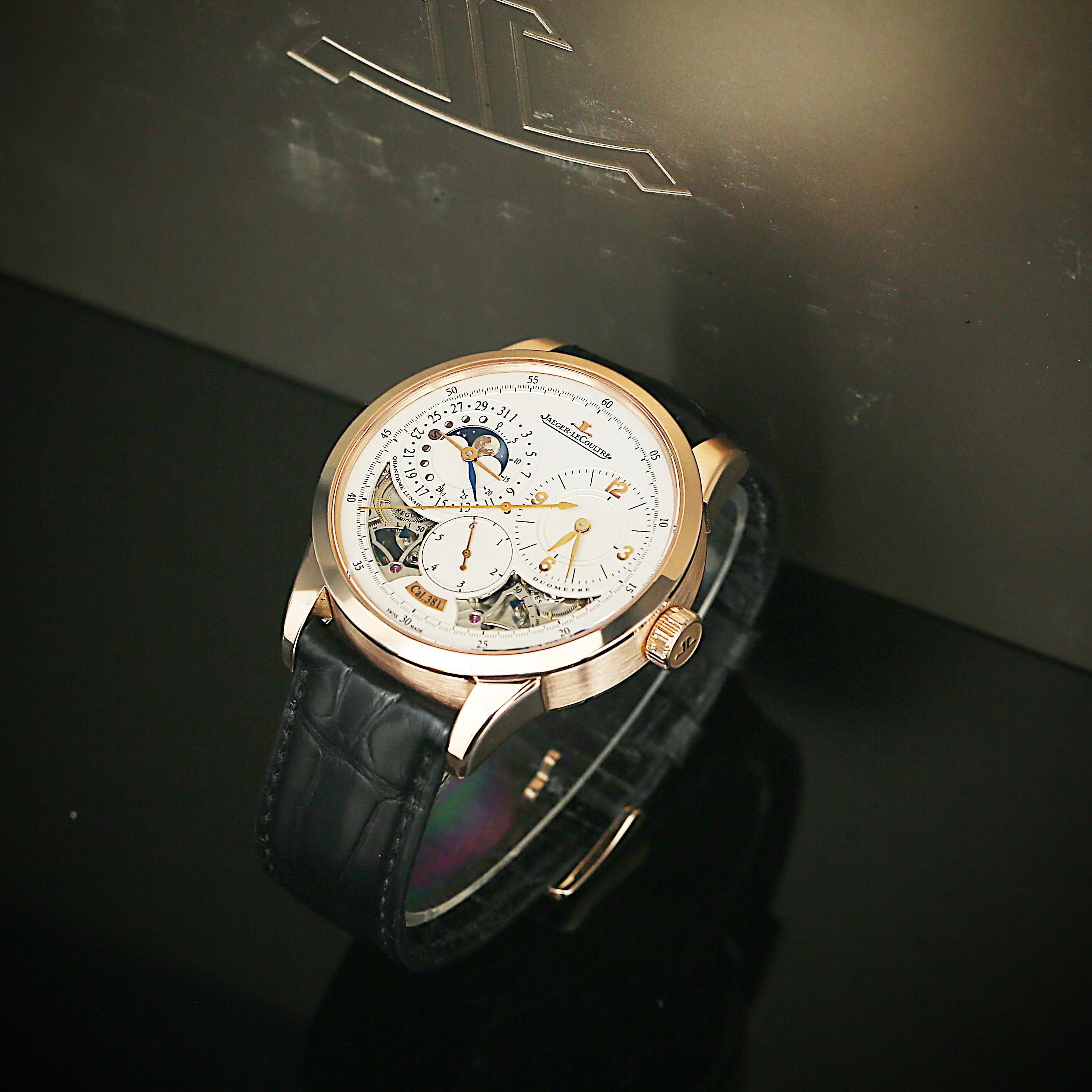 Duomètre à Quantième Lunaire Rose Gold White Dial 42mm Product Image 1