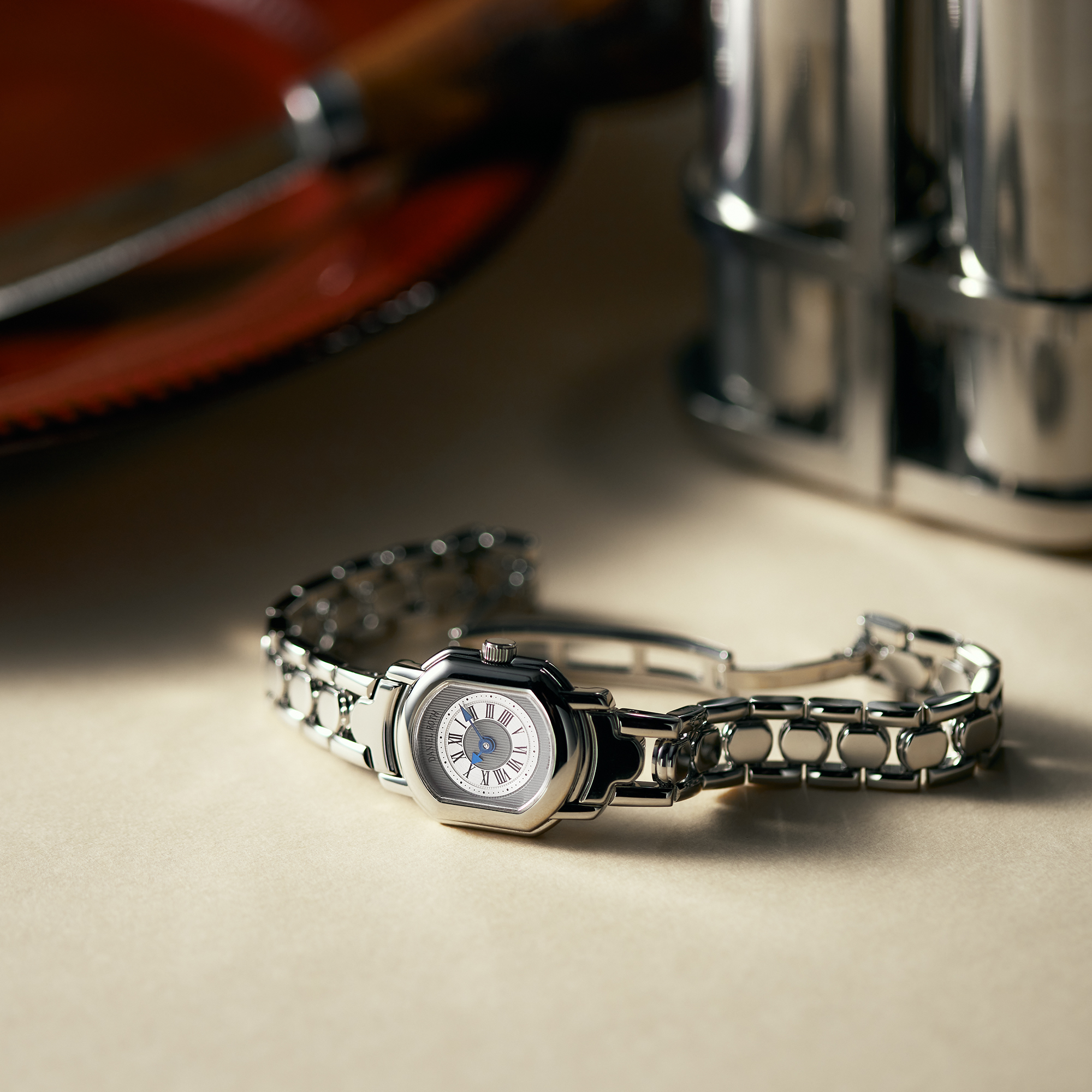 Vintage Numero Steel Silver White Dial 21mm Product Image
