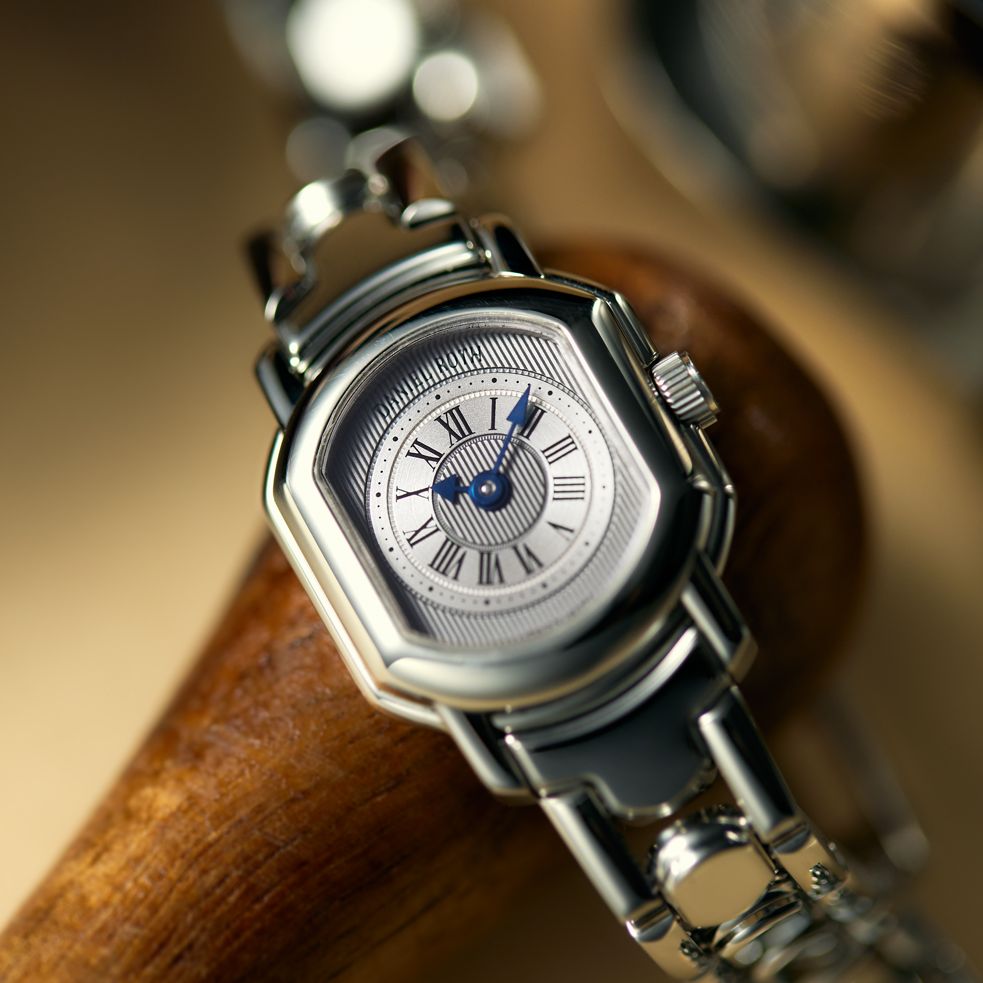 Vintage Numero Steel Silver White Dial 21mm Product Image