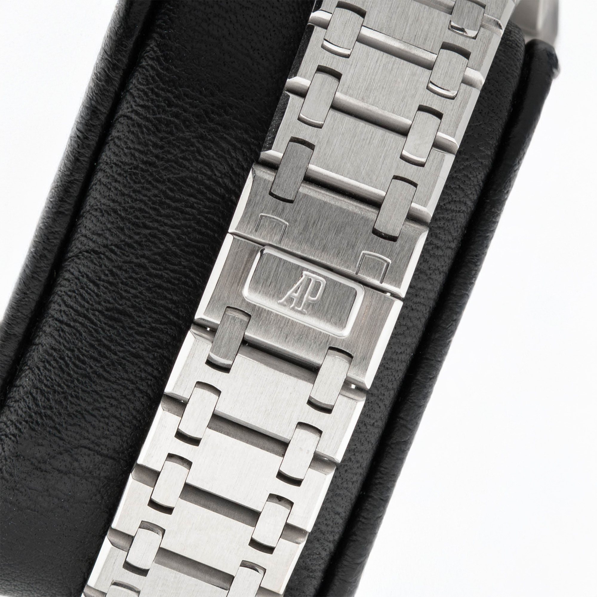 Royal Oak Grande Complication White Gold Blue Dial 44mm Product Image 11