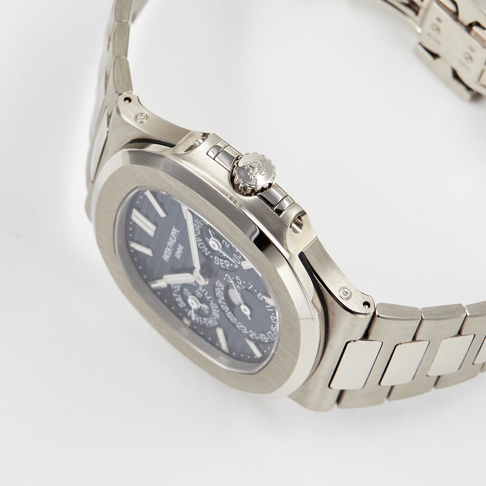 Nautilus Perpetual Calendar White Gold Blue Dial 40mm Product Image 2