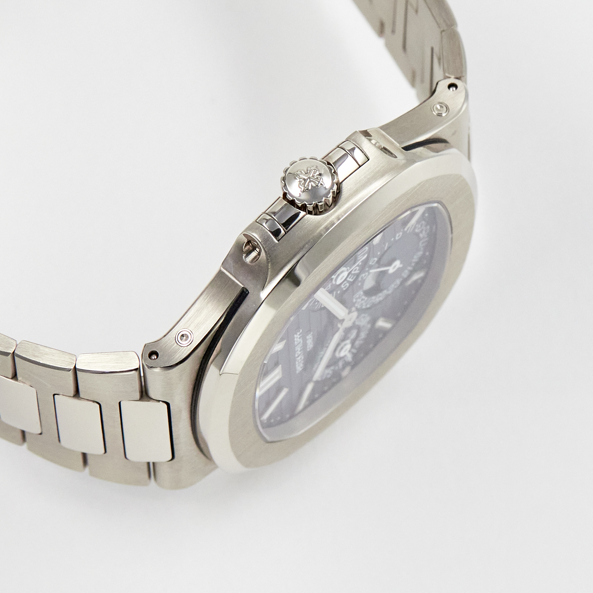 Nautilus Perpetual Calendar White Gold Blue Dial 40mm Product Image 3