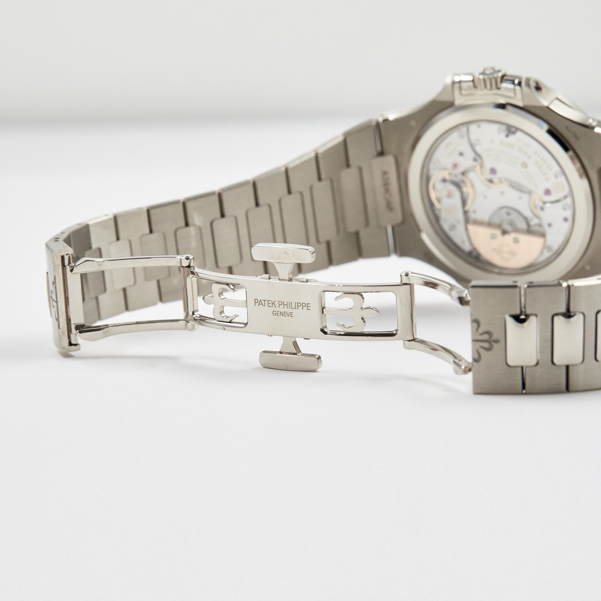 Nautilus Perpetual Calendar White Gold Blue Dial 40mm Product Image 7