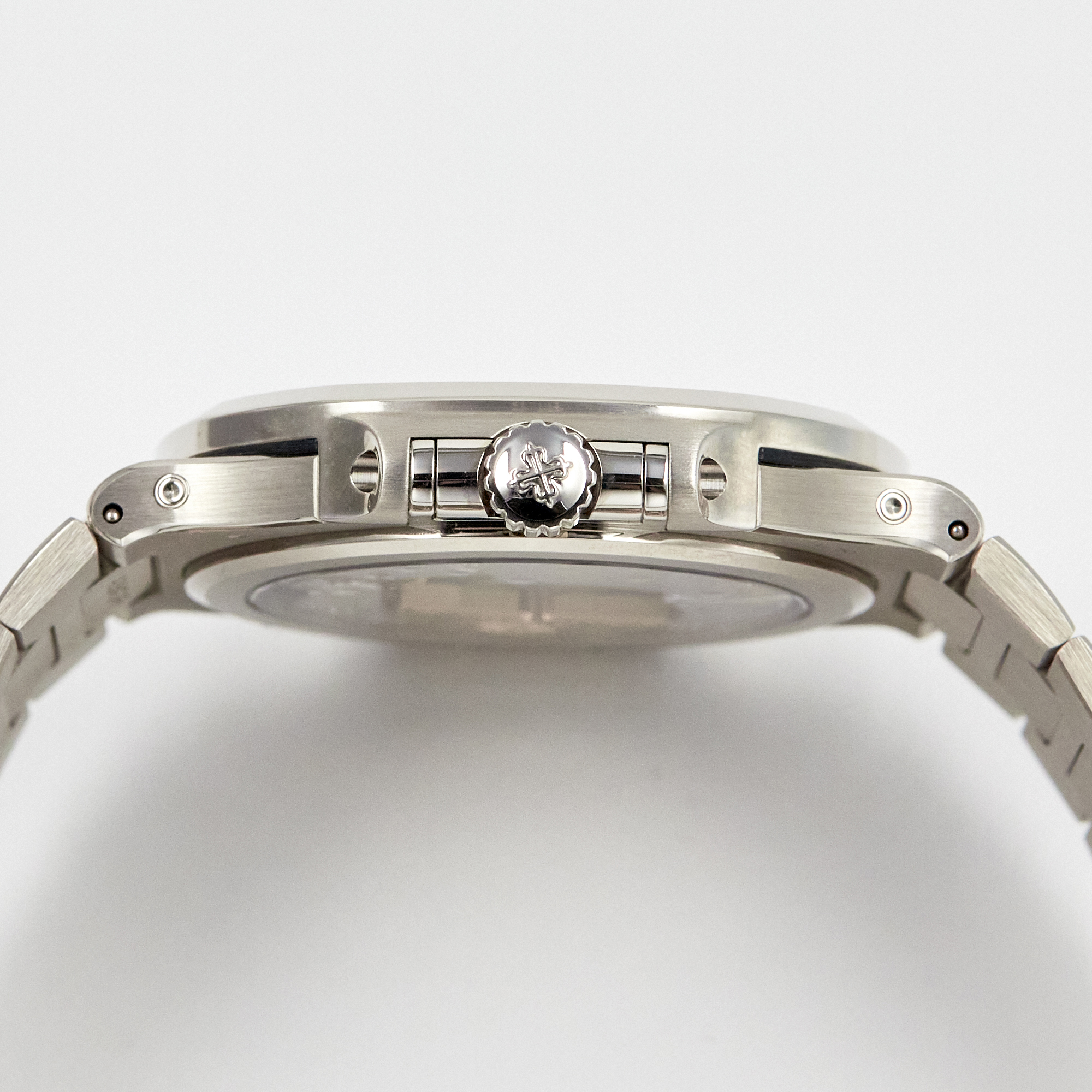Nautilus Perpetual Calendar White Gold Blue Dial 40mm Product Image 4