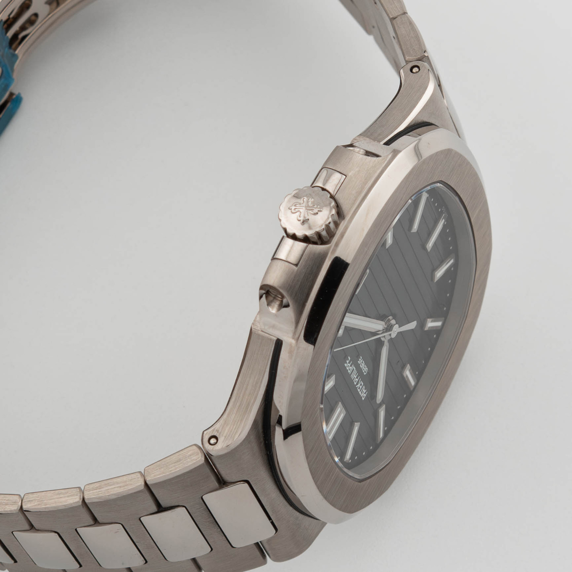 Nautilus White Gold Blue Dial 41mm Product Image 2
