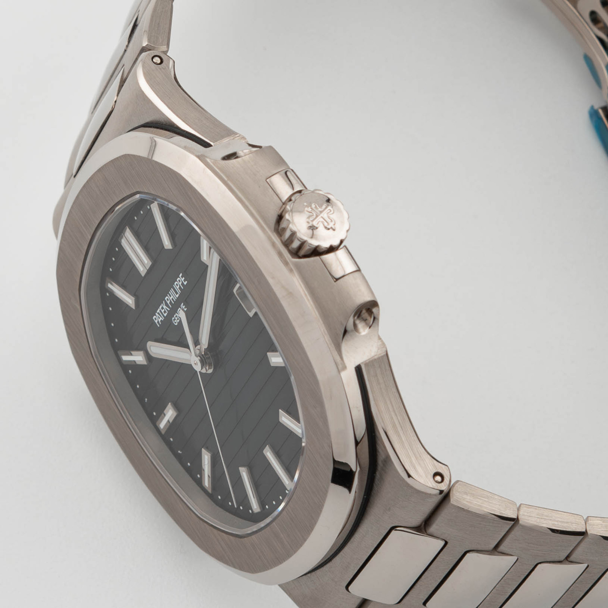 Nautilus White Gold Blue Dial 41mm Product Image 3