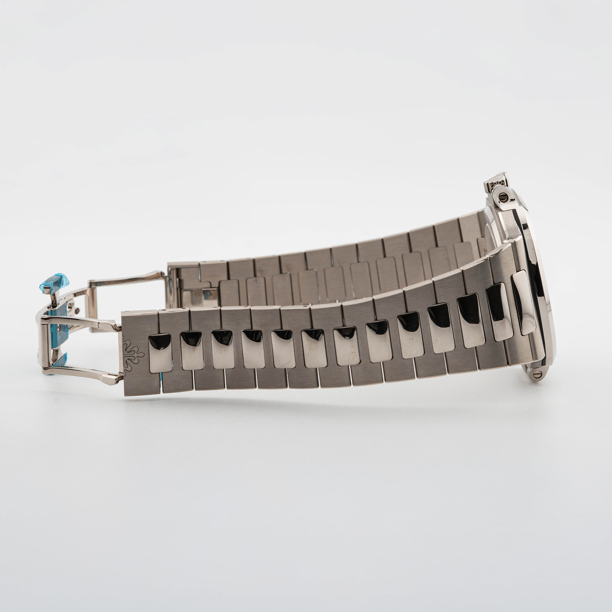 Nautilus White Gold Blue Dial 41mm Product Image 10