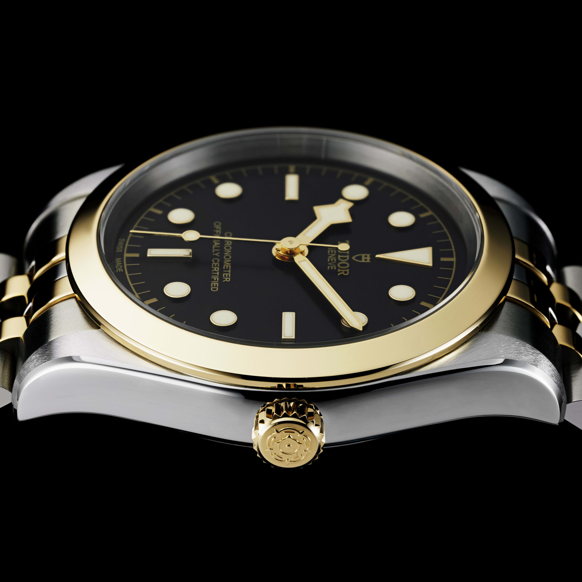 Black Bay Yellow Gold & Steel Black Dial 39mm Product Image 2
