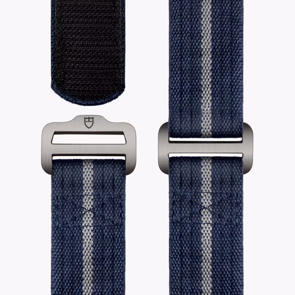 Pelagos FXD "Marine Nationale" 2025 Titanium Blue Dial 42mm Product Image 5