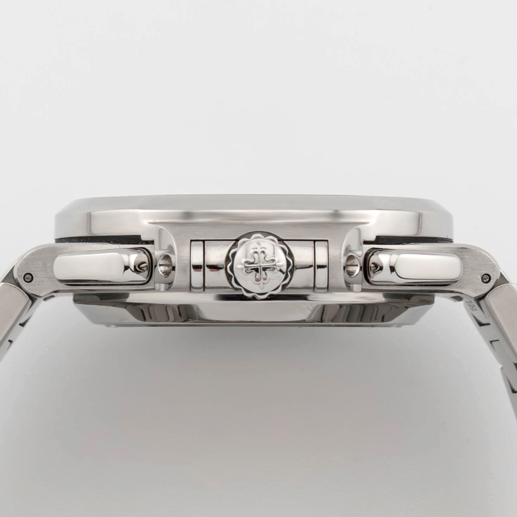 Nautilus Chronograph Steel Black Dial 40mm Product Image 4