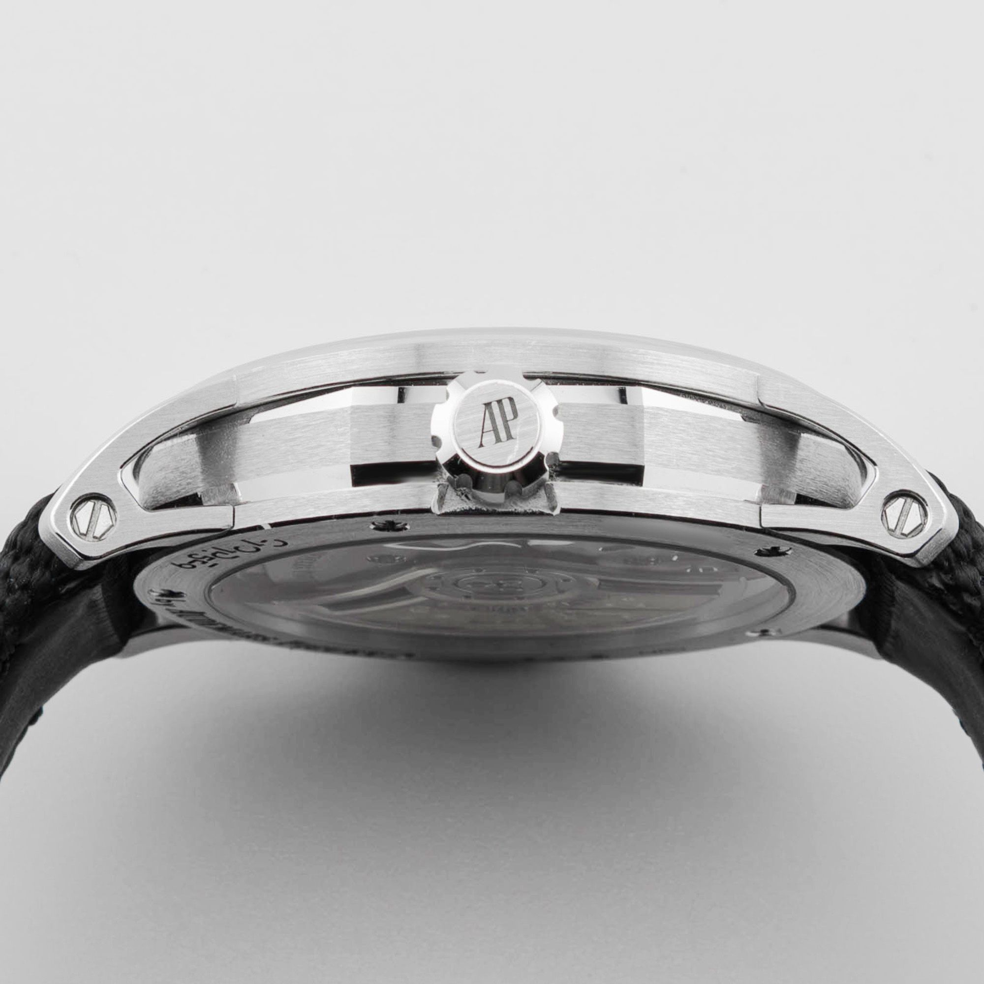 Code 11.59 White Gold Red Dial 41mm Product Image 4