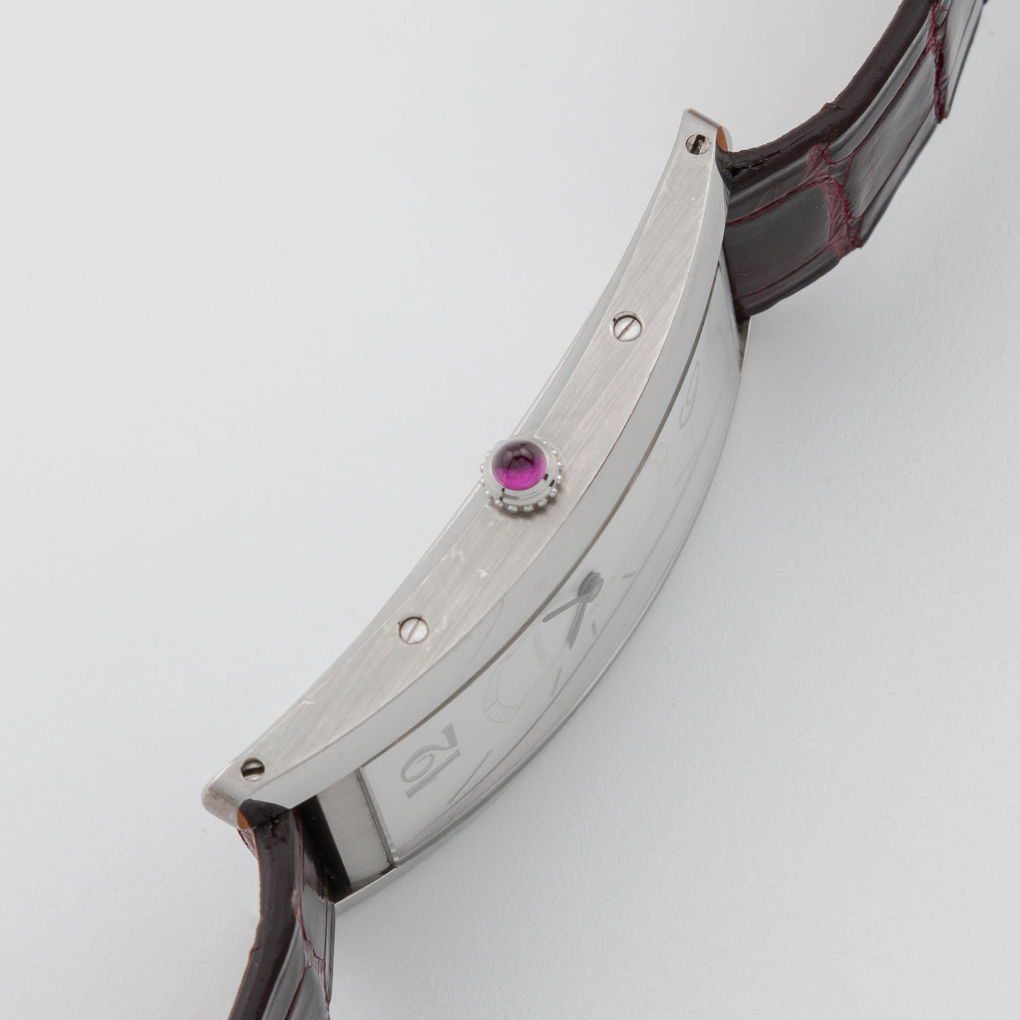 Tank Cintrée Limited Edition Platinum Silver Dial 23mm Product Image 5