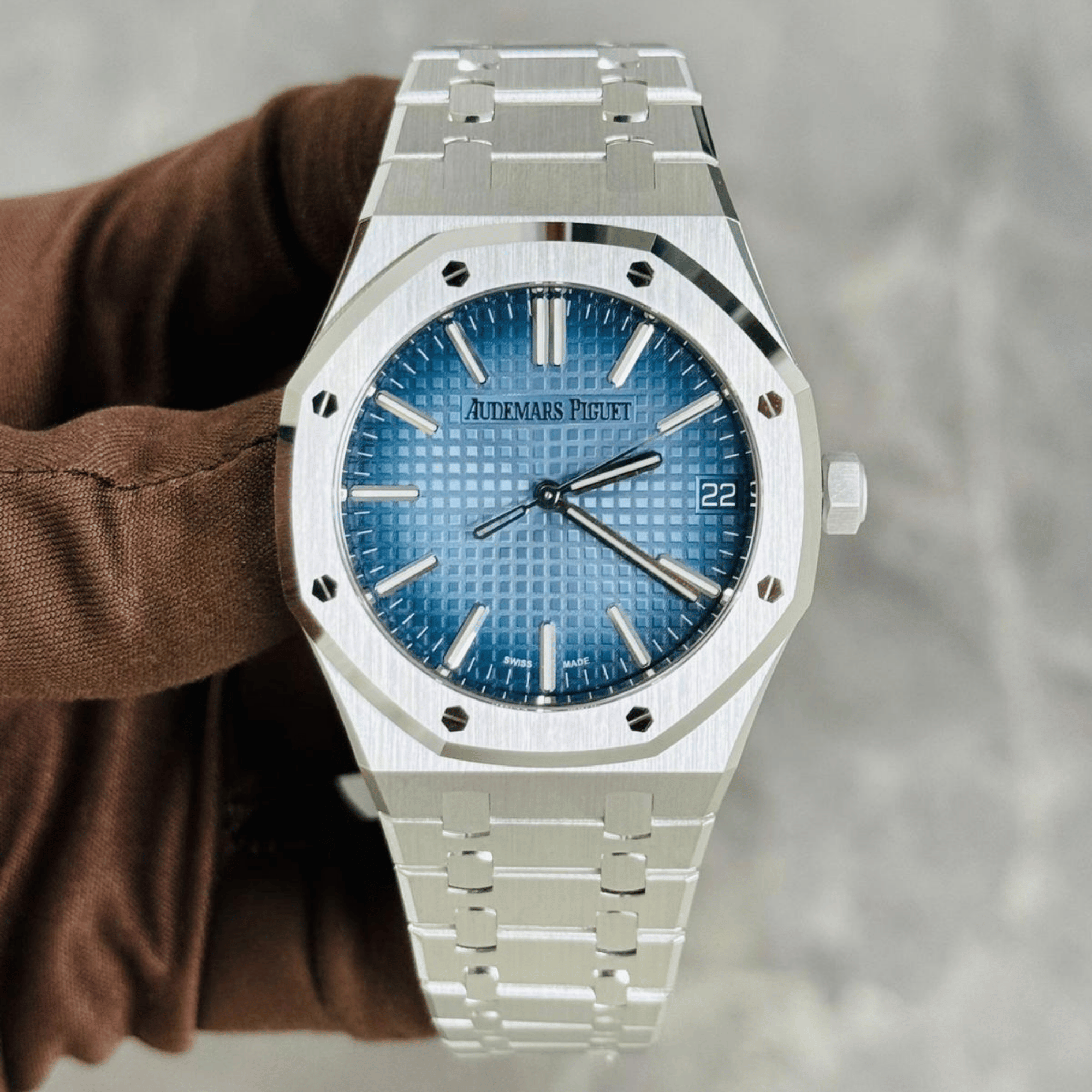 Royal Oak Selfwinding White Gold Blue Dial 41mm Product Image 1