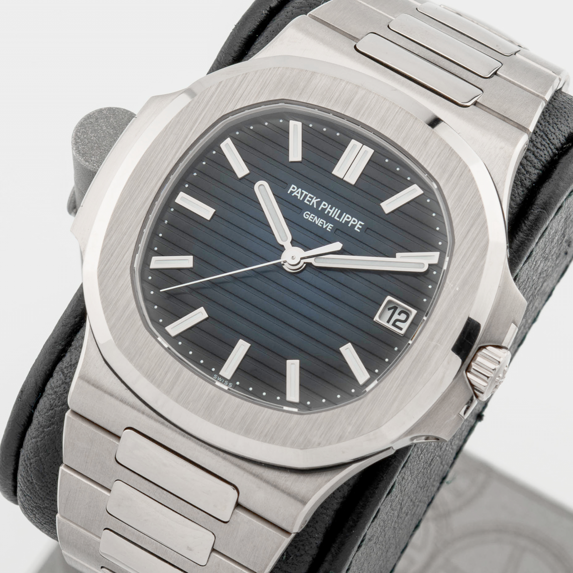 Nautilus White Gold Blue Dial 41mm Product Image 1