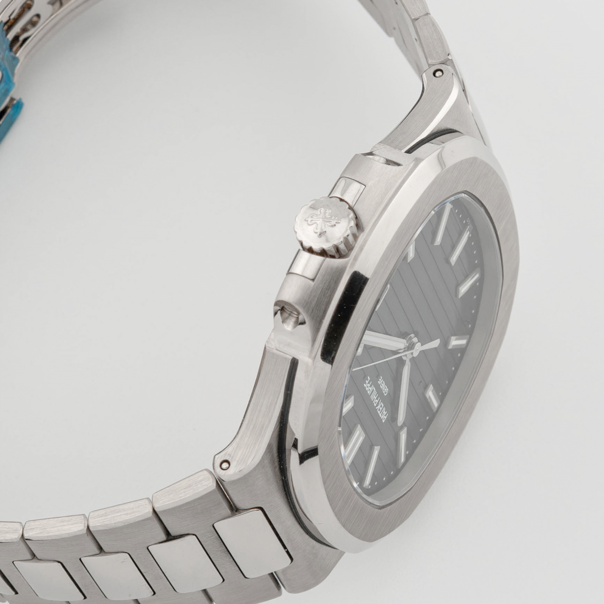Nautilus White Gold Blue Dial 41mm Product Image 2