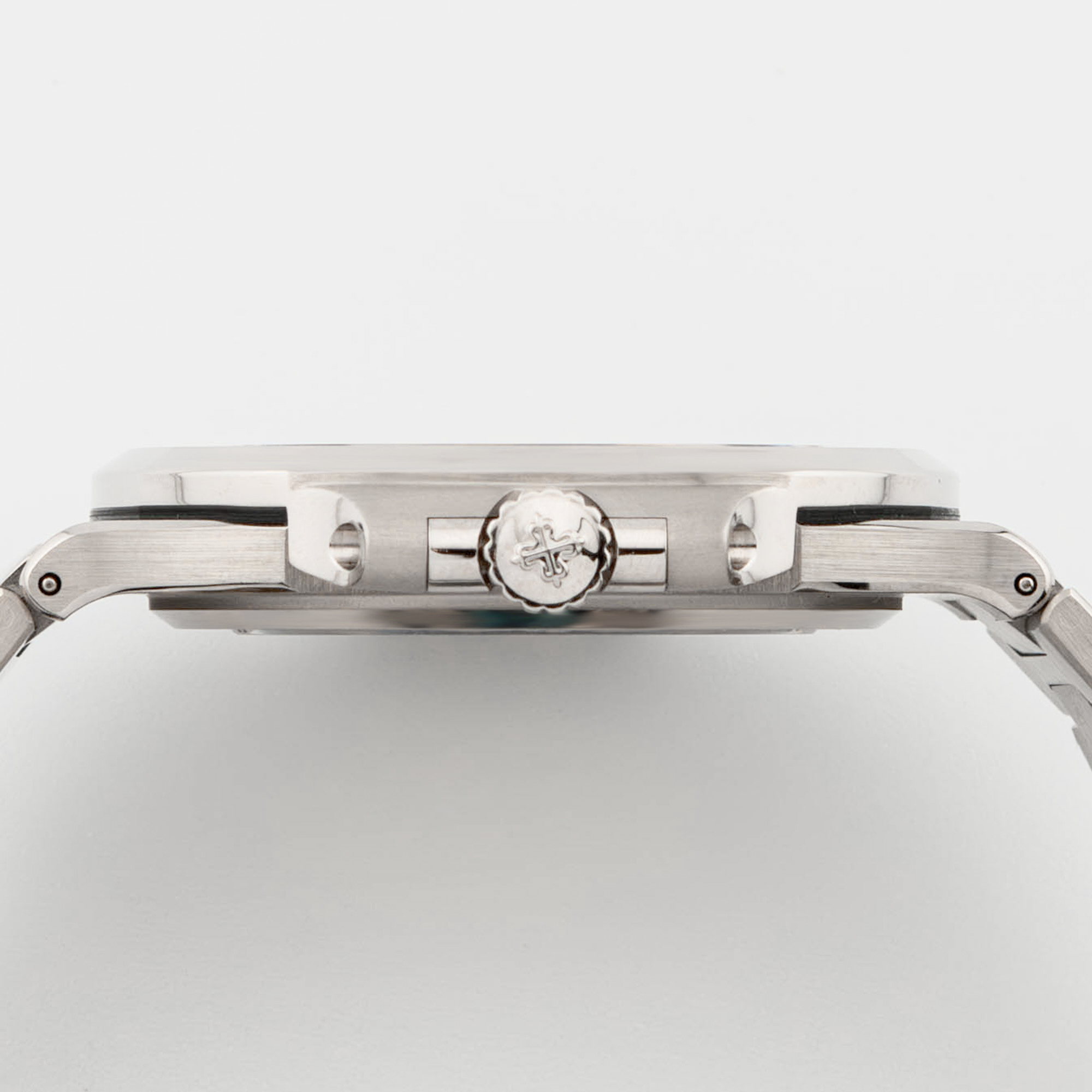 Nautilus White Gold Blue Dial 41mm Product Image 4