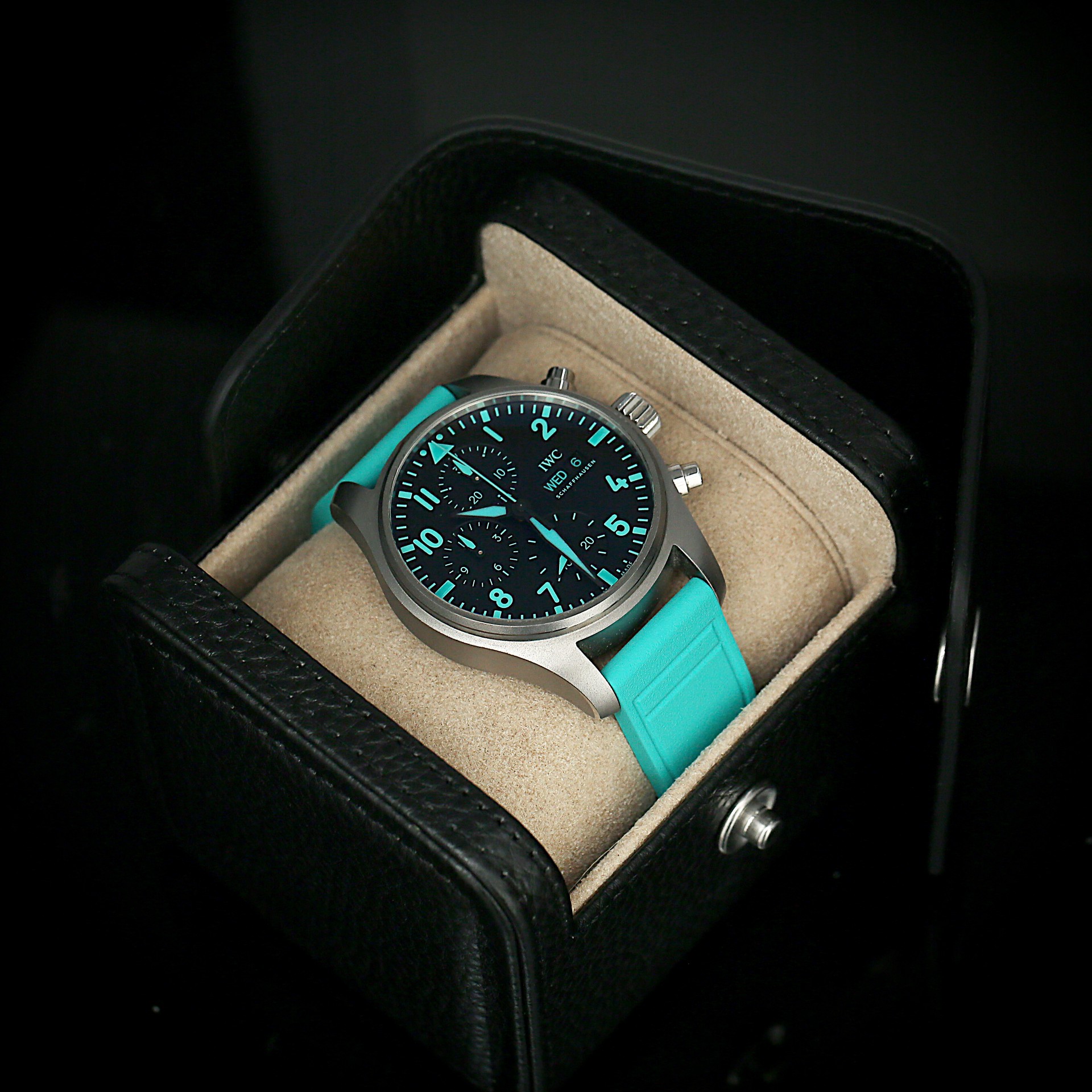 Pilot's Watch Mercedes-AMG Petronas Formula One Team Titanium Black Dial 41mm Product Image 2