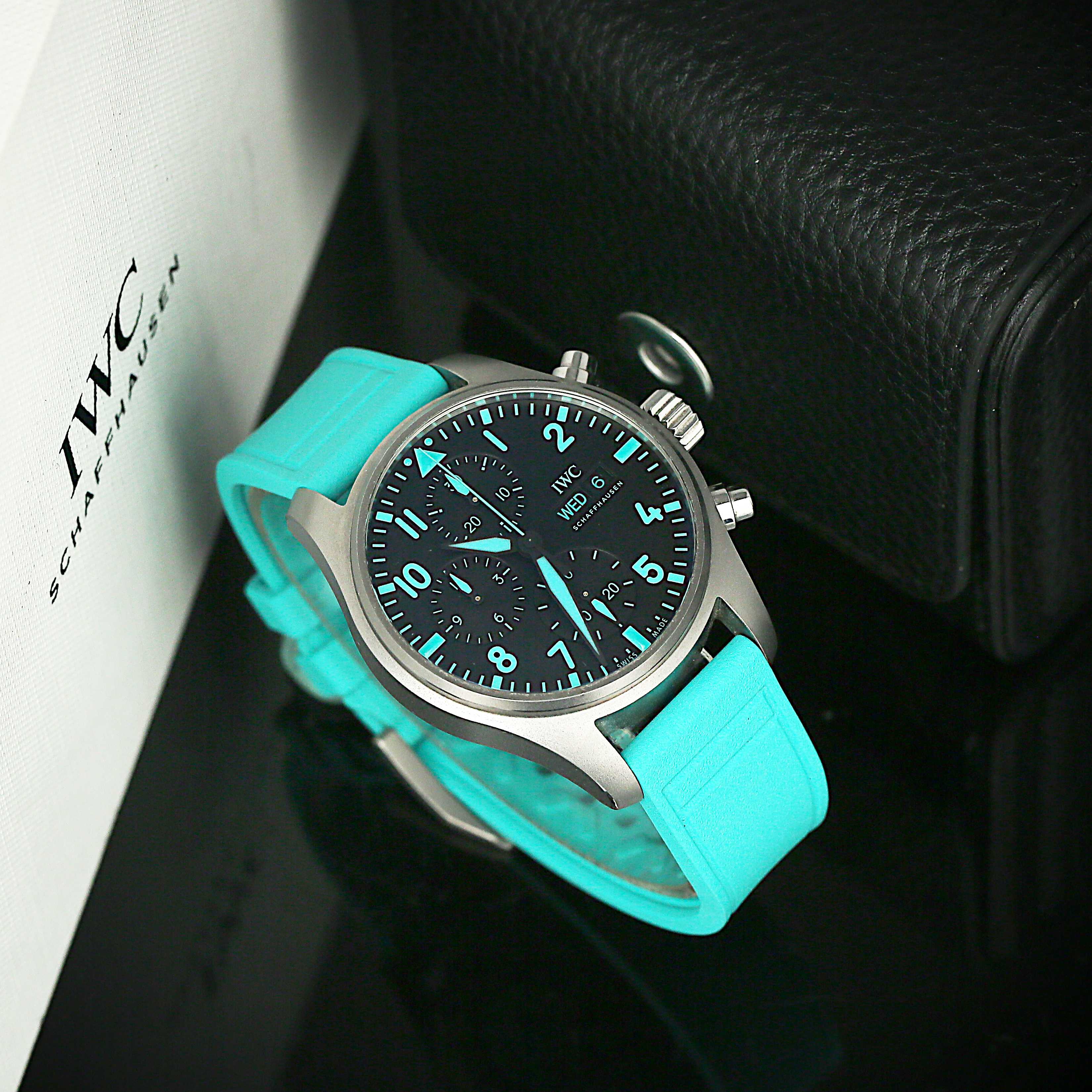 Pilot's Watch Mercedes-AMG Petronas Formula One Team Titanium Black Dial 41mm Product Image 3