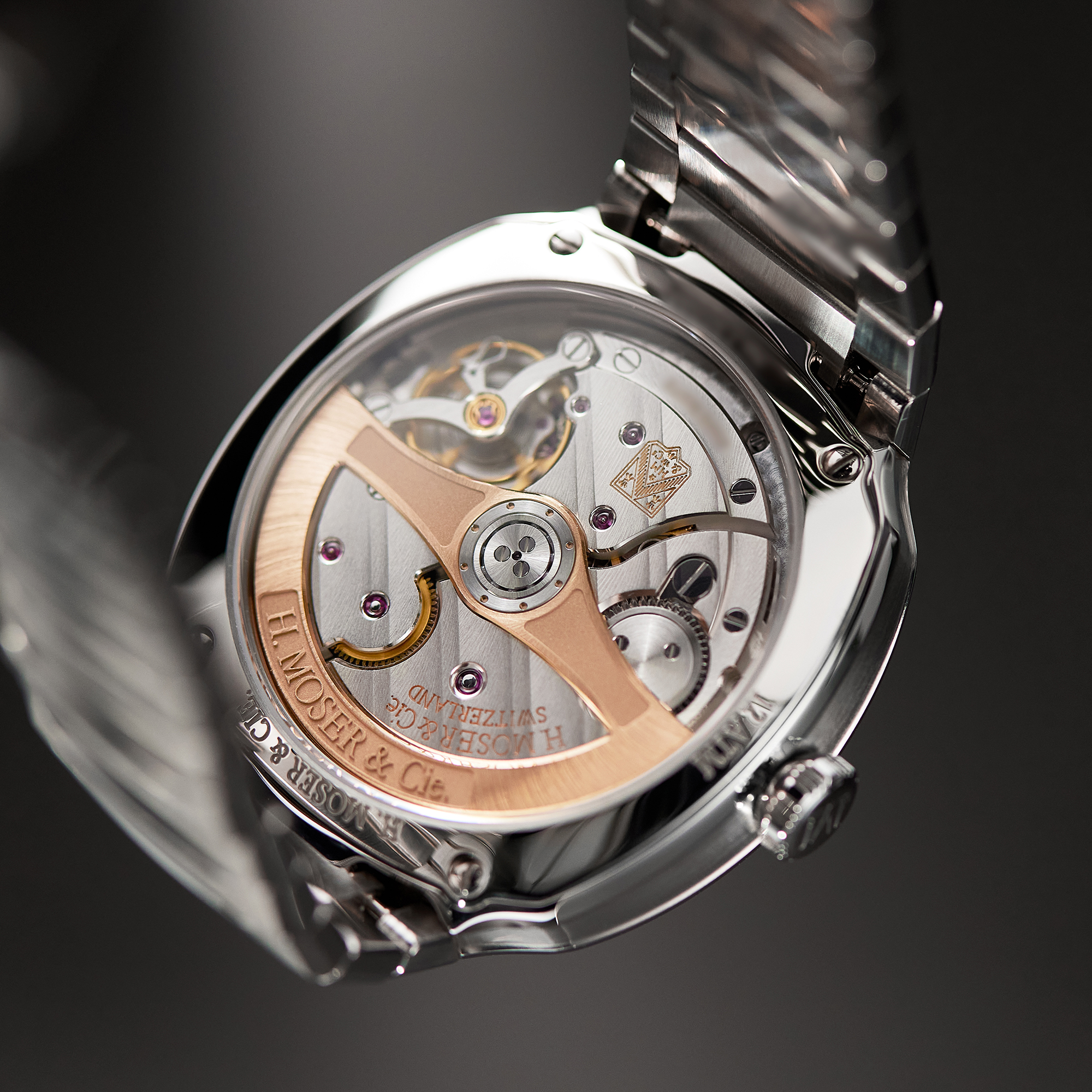 Streamliner Centre Seconds Steel Smoked Salmon Dial 40mm Product Image