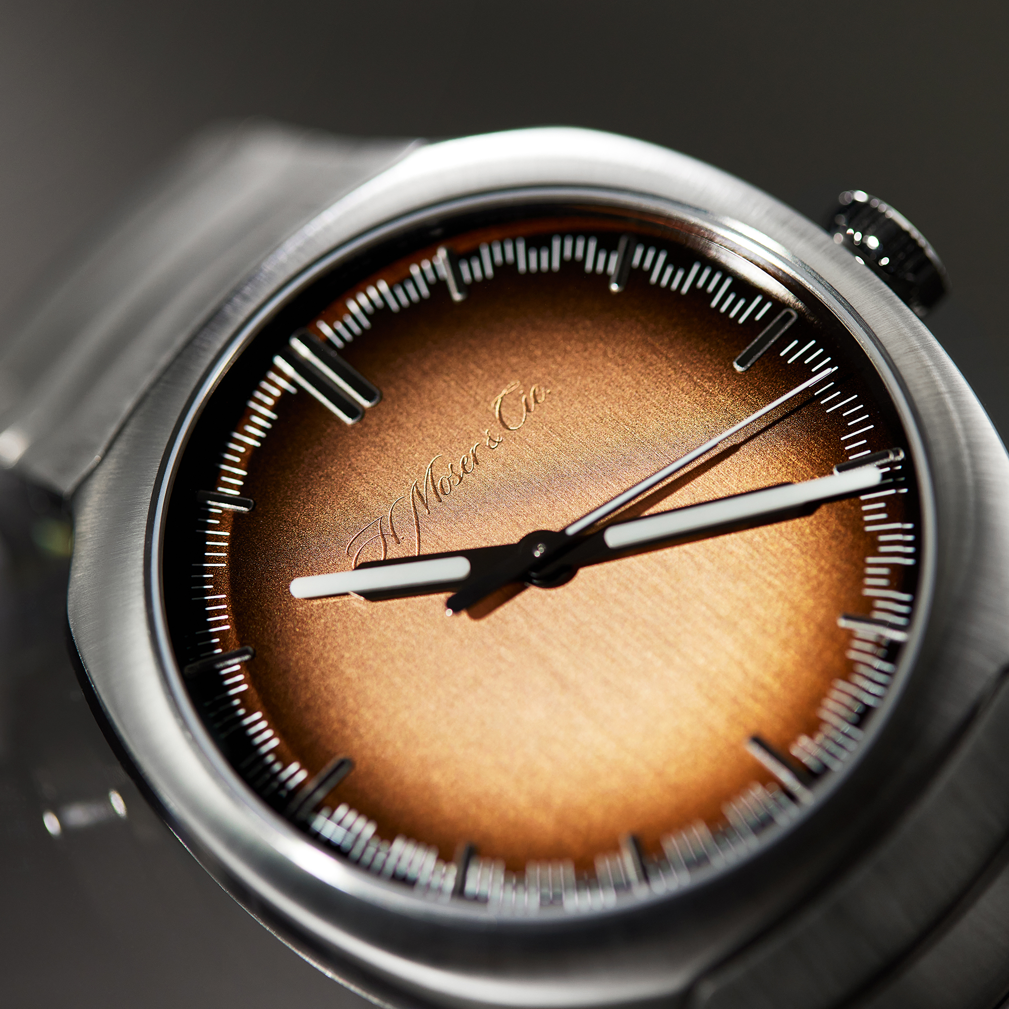 Streamliner Centre Seconds Steel Smoked Salmon Dial 40mm Product Image
