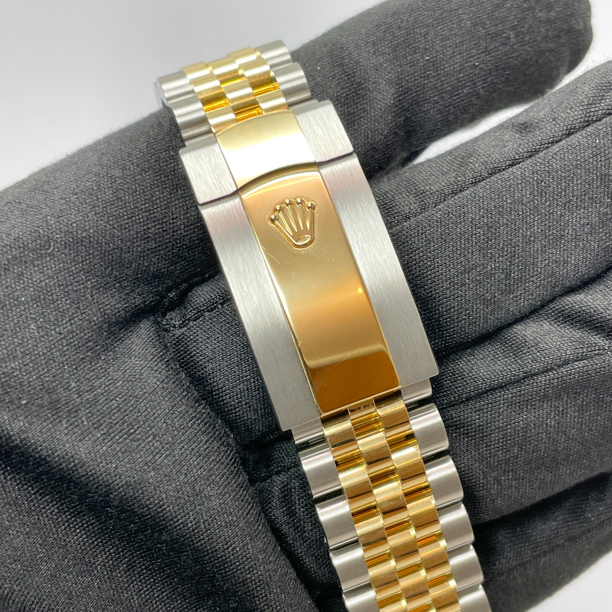 Datejust Yellow Gold & Steel Jubilee Champagne Palm Dial 36mm Product Image 12