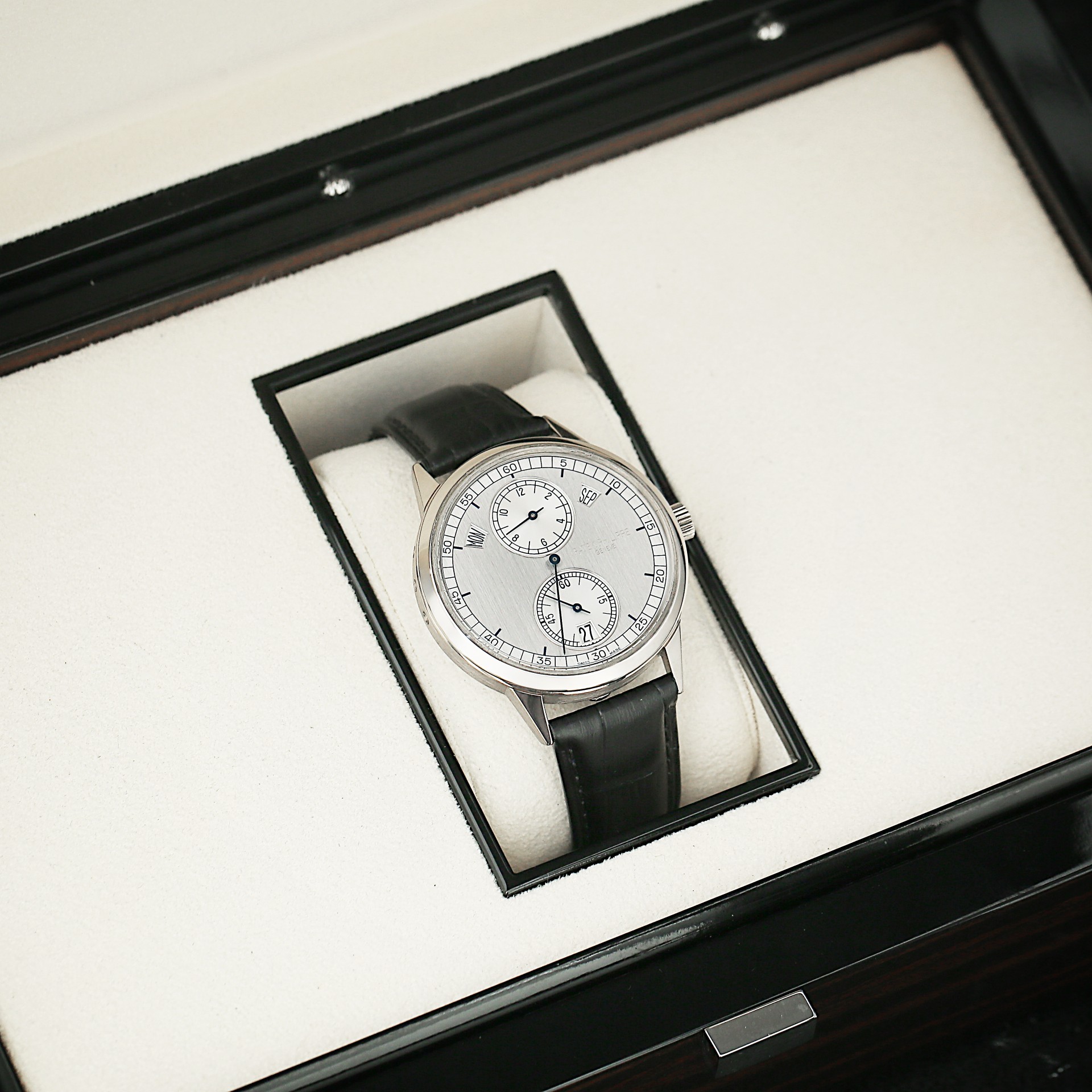 Complications Annual Calendar Regulator White Gold Silver Dial 40mm Product Image 2