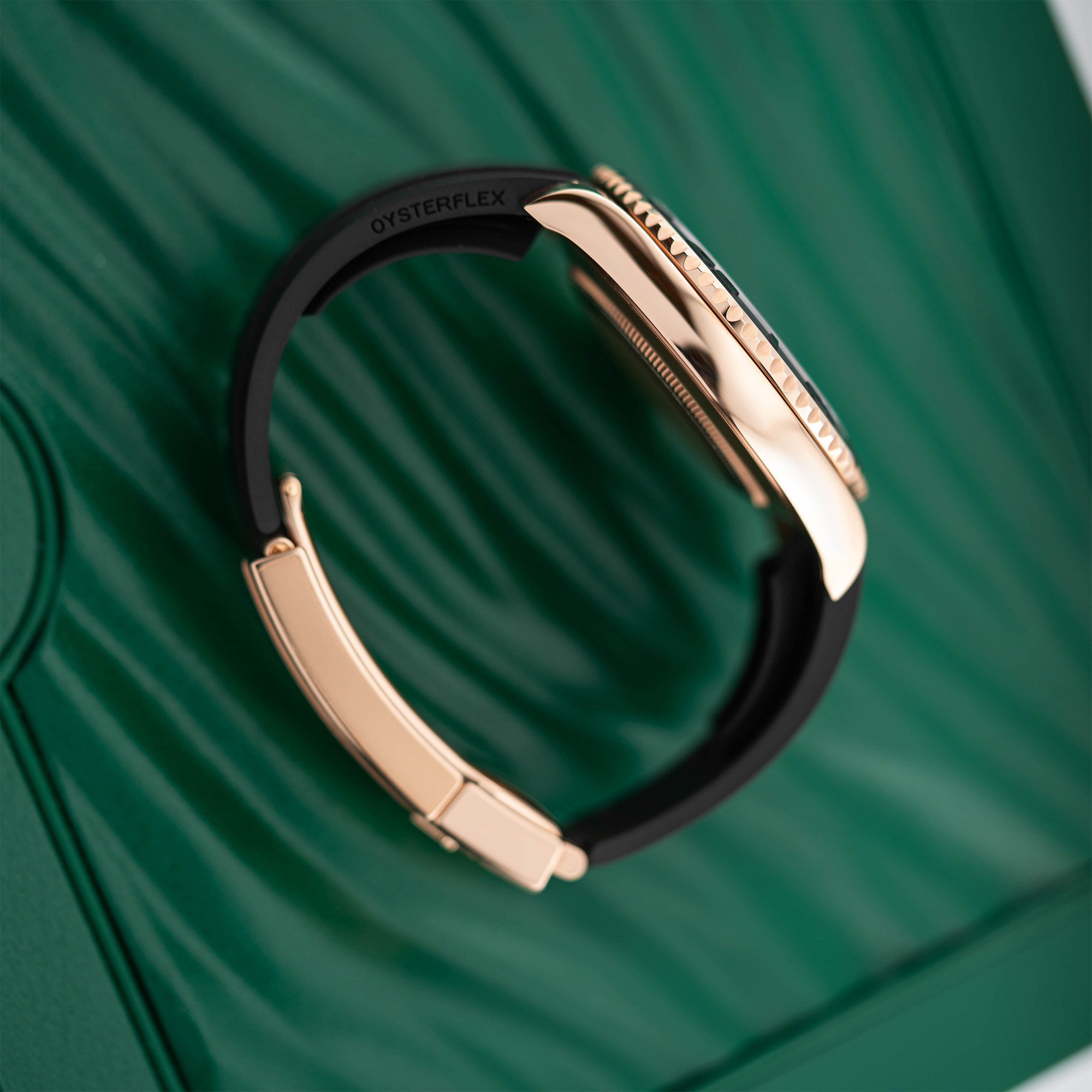 Yacht-Master Rose Gold Oysterflex Black Dial 40mm Product Image 10