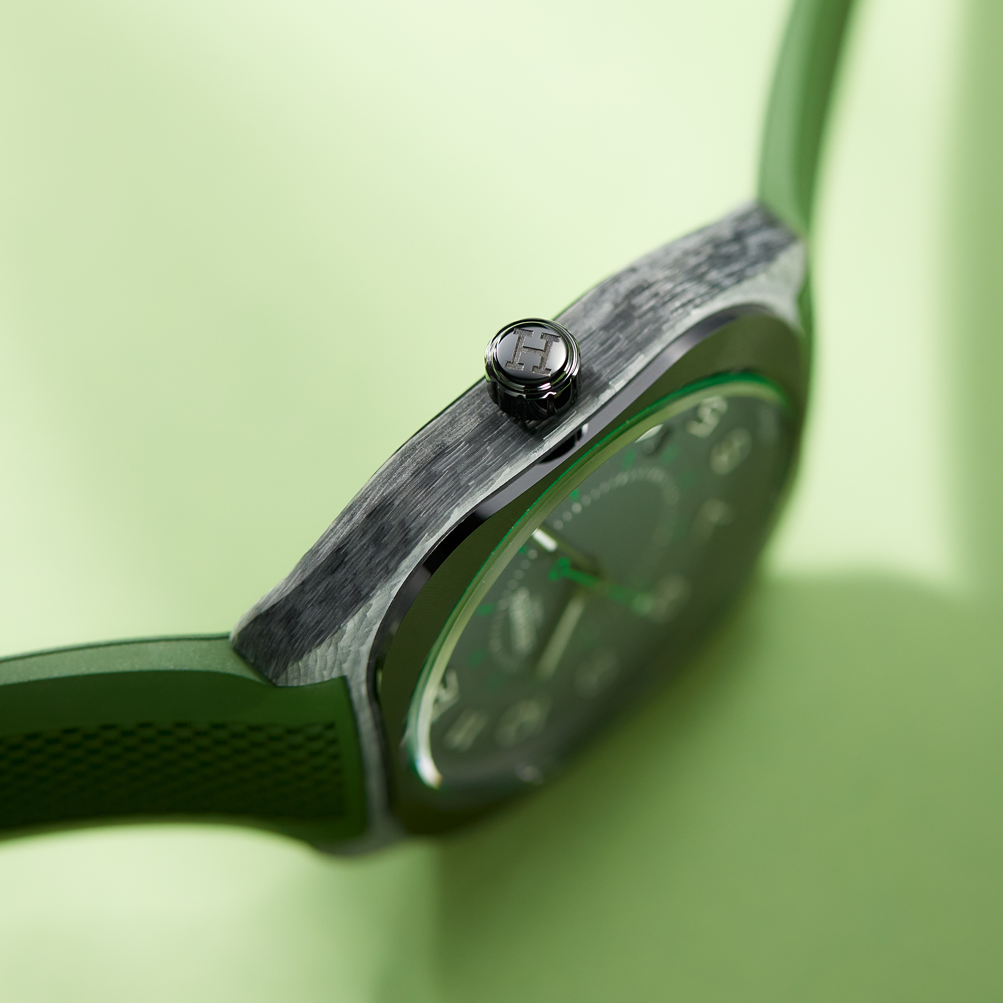 H08 Glass Fiber Composite Grey Dial 39mm Product Image